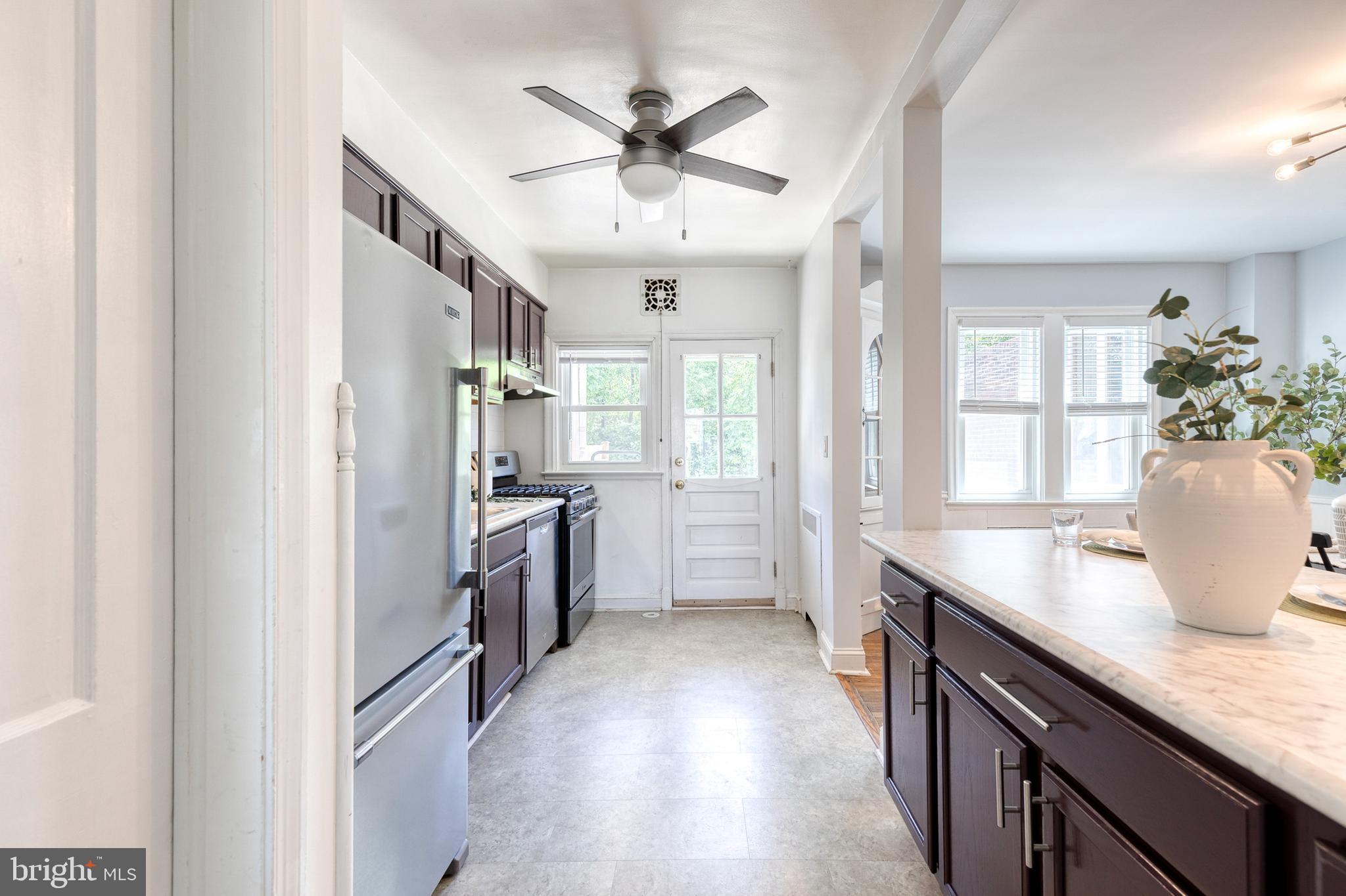 BURKLEIGH SQUARE - Residential
