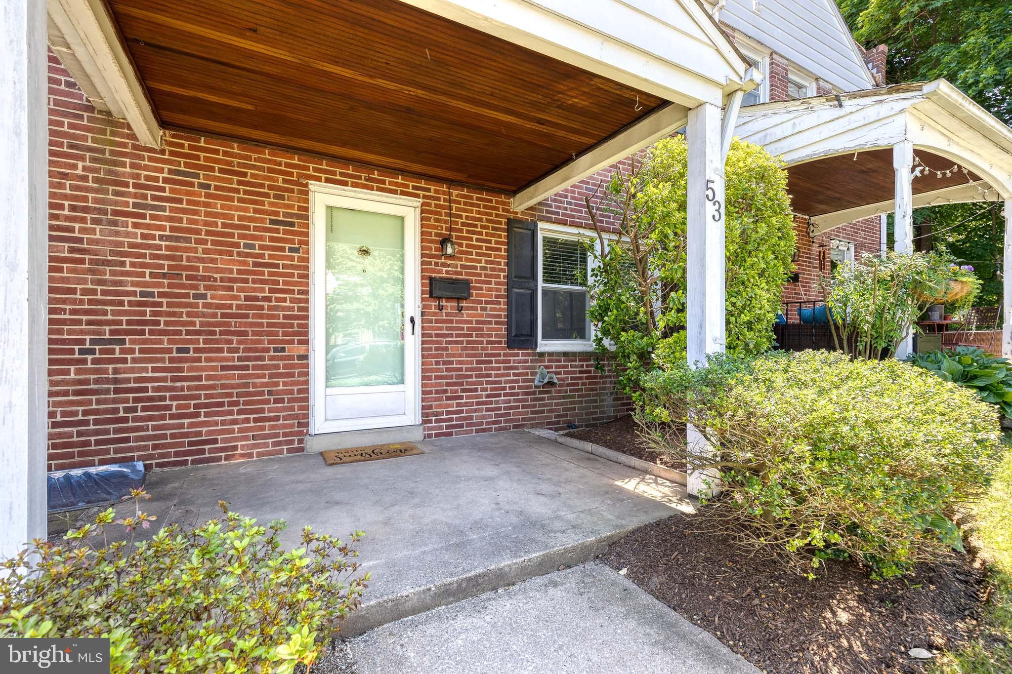 BURKLEIGH SQUARE - Residential