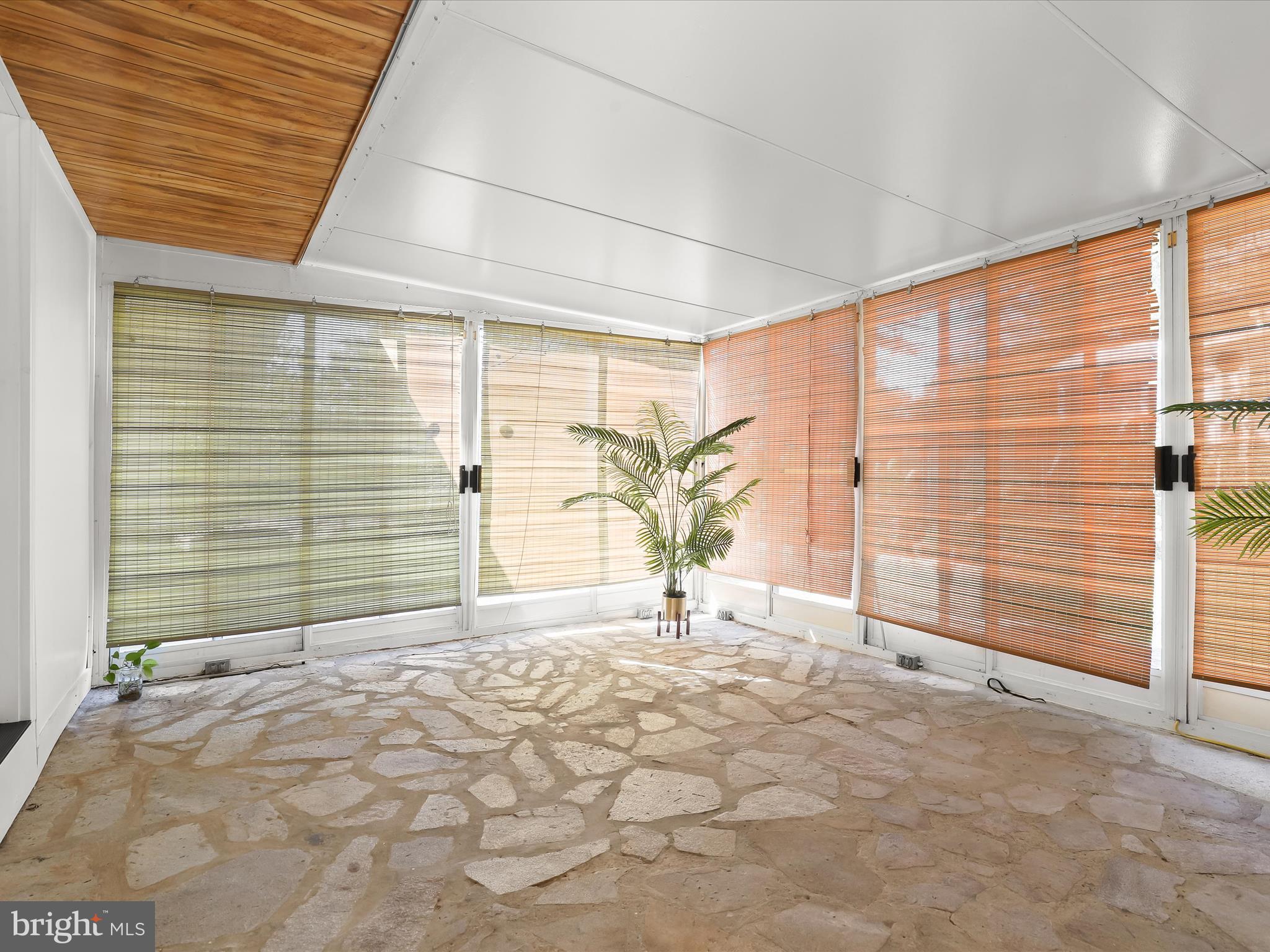 SUTER CIRCLE - Residential