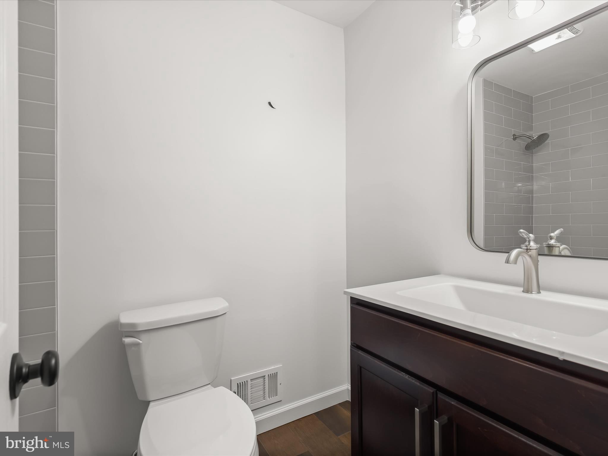 SUTER CIRCLE - Residential