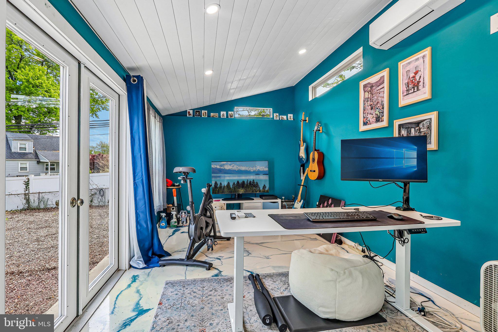 THE SUMMIT - Residential