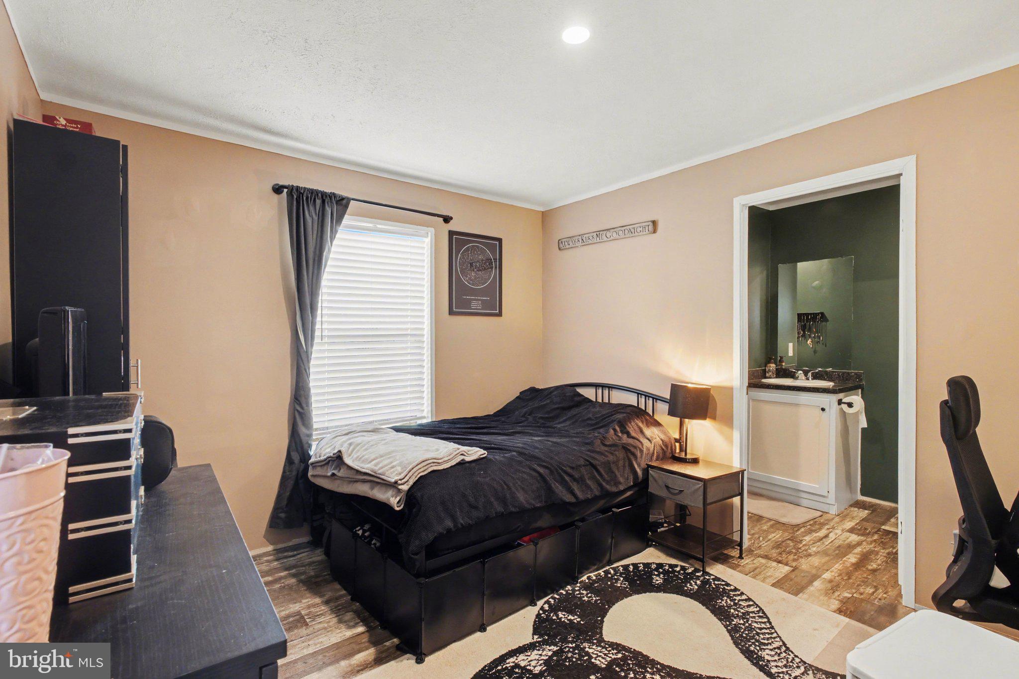 OAK KNOLL ESTATES - Residential