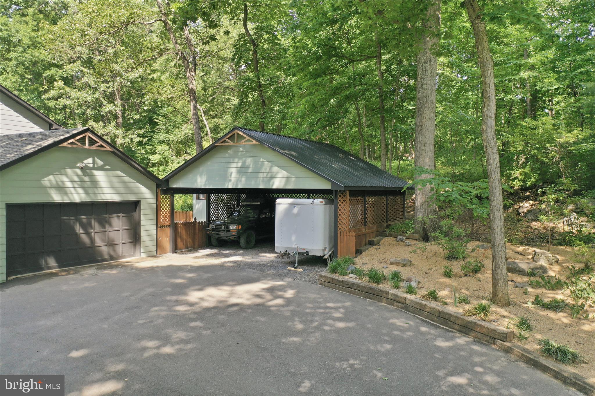 137 OLD FOREST CIRCLE
