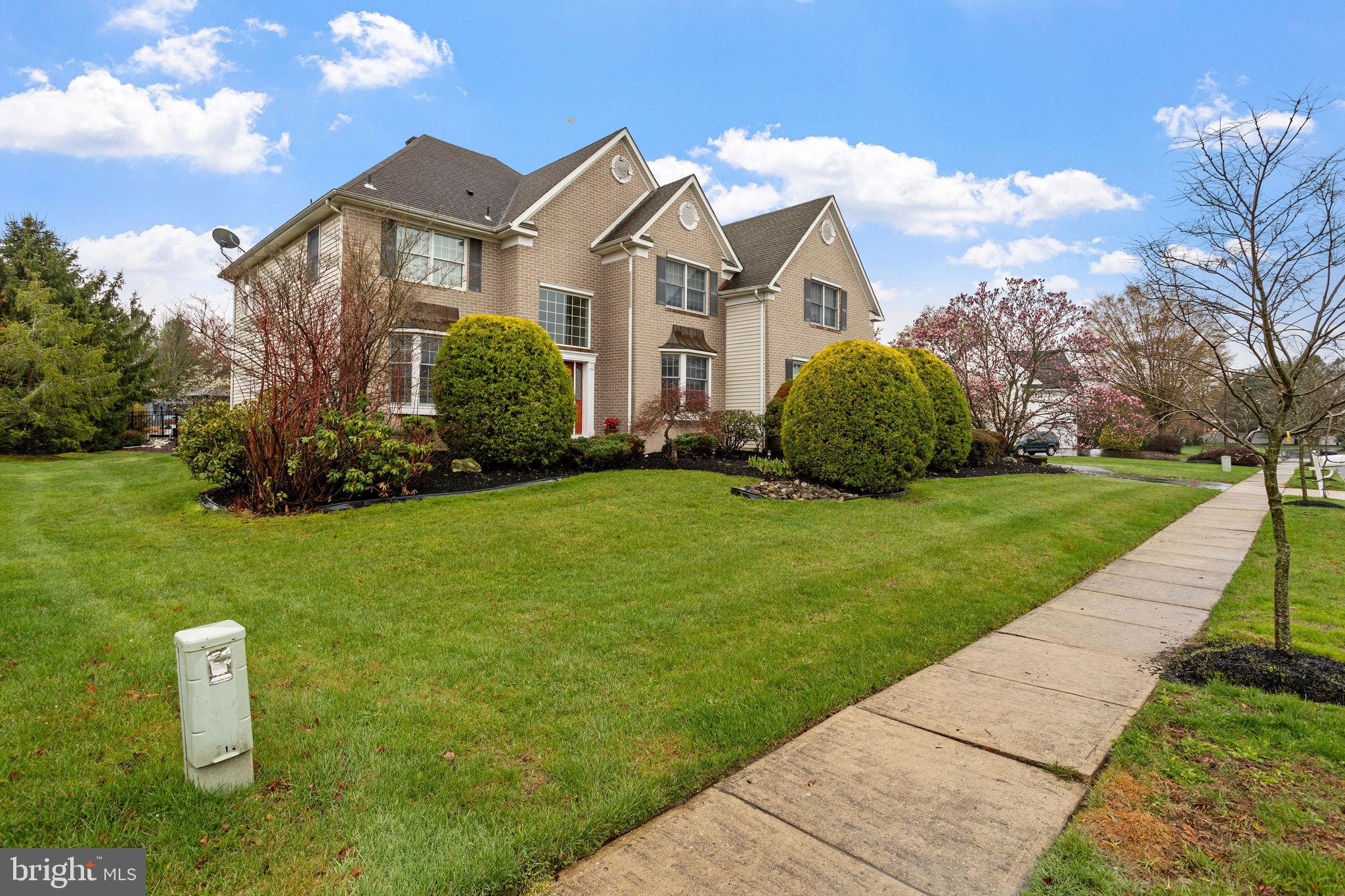 4 BENJAMIN COURT