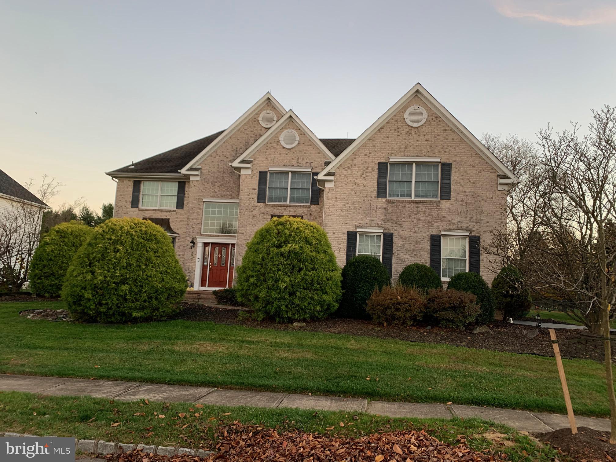 4 BENJAMIN COURT