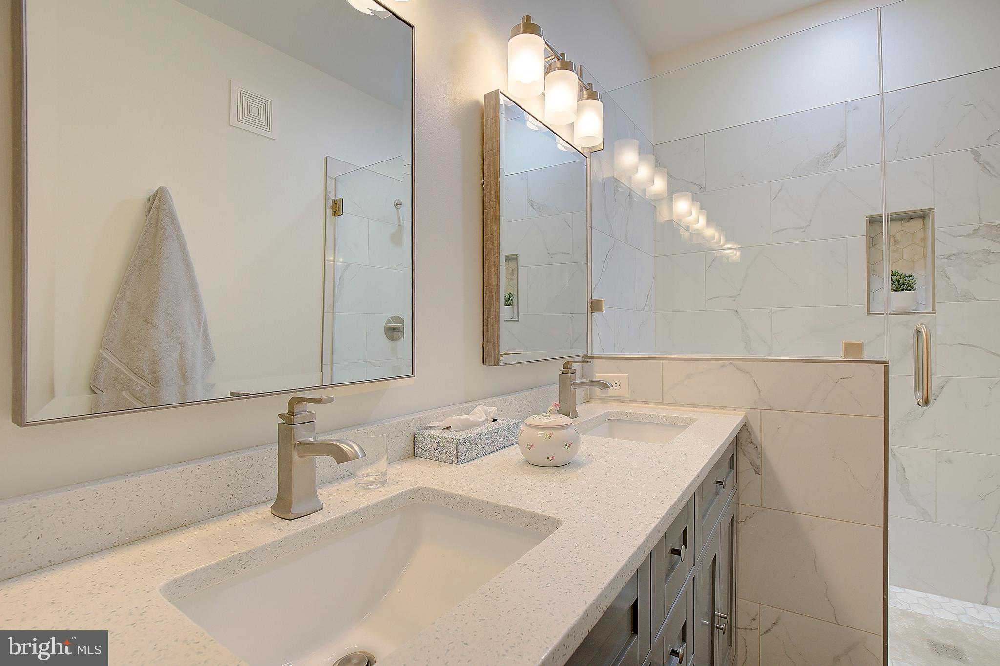 NANTUCKET MEWS @ CROFTON - Residential