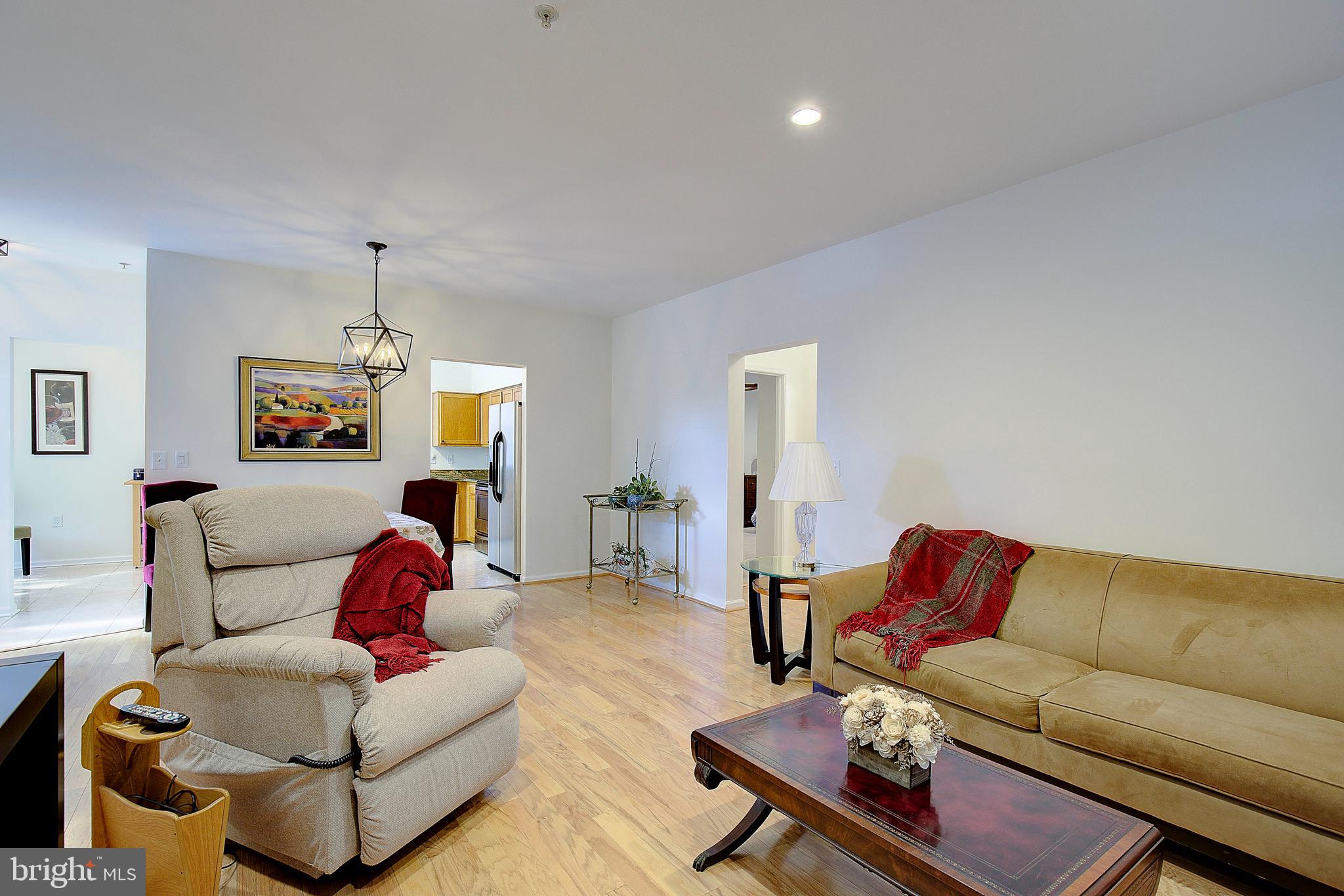 NANTUCKET MEWS @ CROFTON - Residential