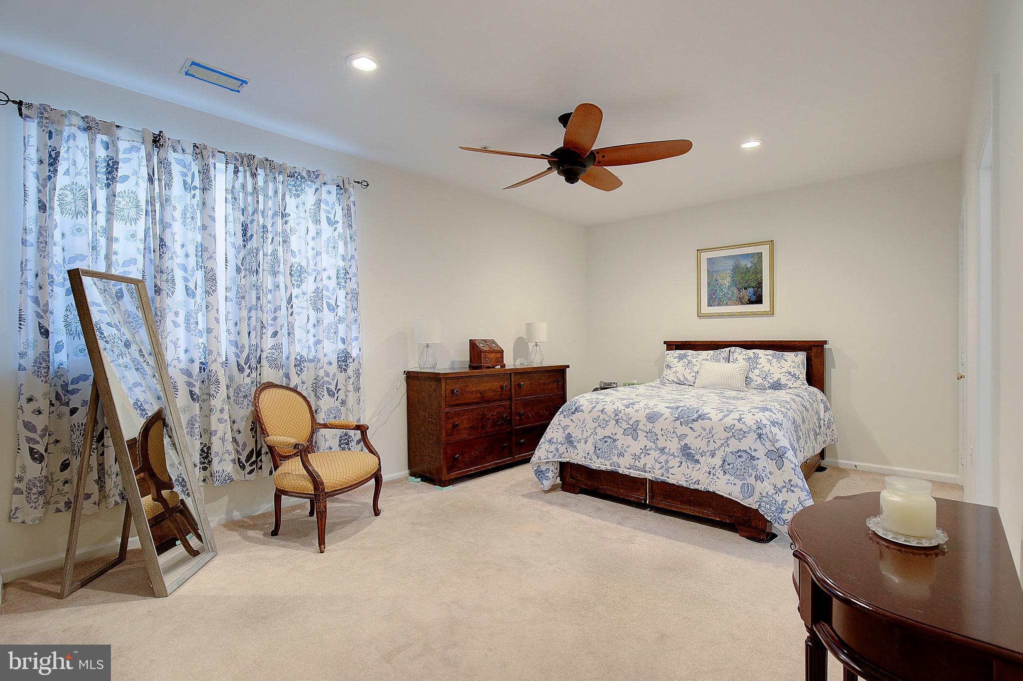 NANTUCKET MEWS @ CROFTON - Residential