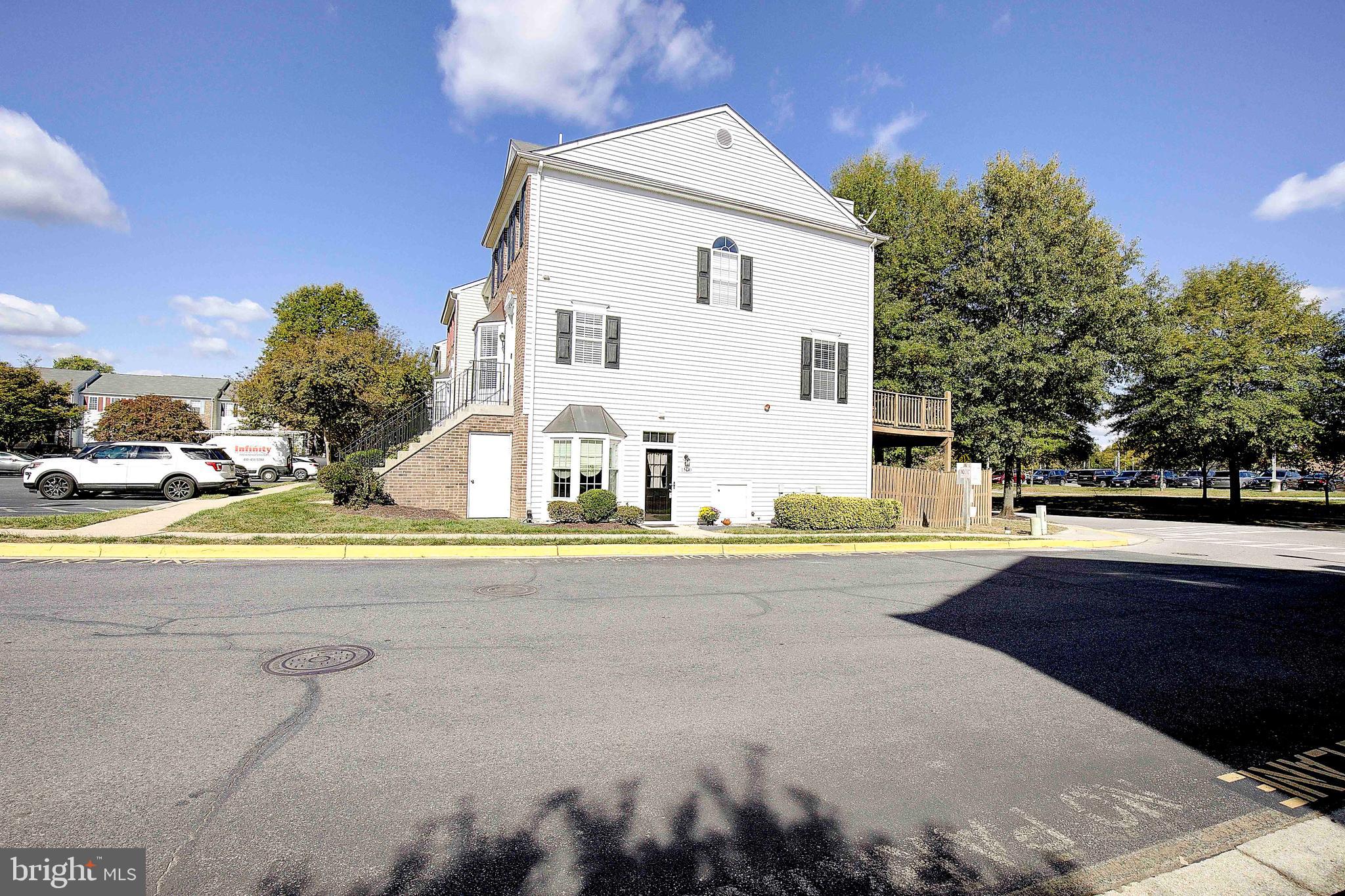 NANTUCKET MEWS @ CROFTON - Residential