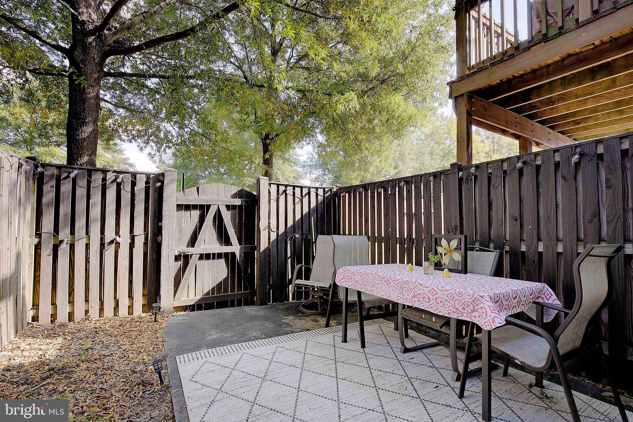 NANTUCKET MEWS @ CROFTON - Residential