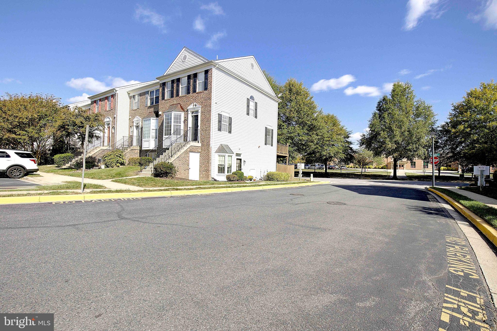 NANTUCKET MEWS @ CROFTON - Residential