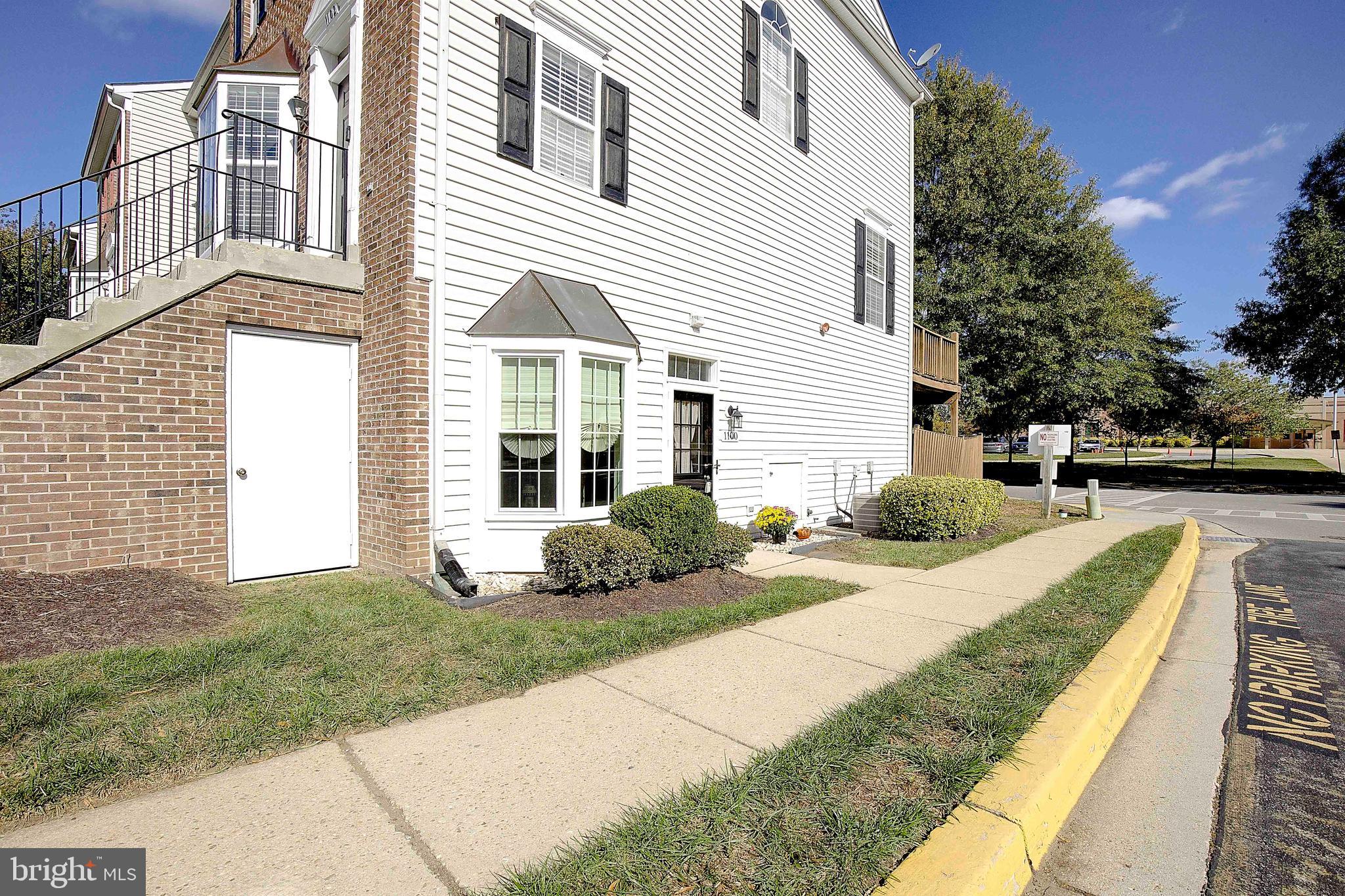 NANTUCKET MEWS @ CROFTON - Residential