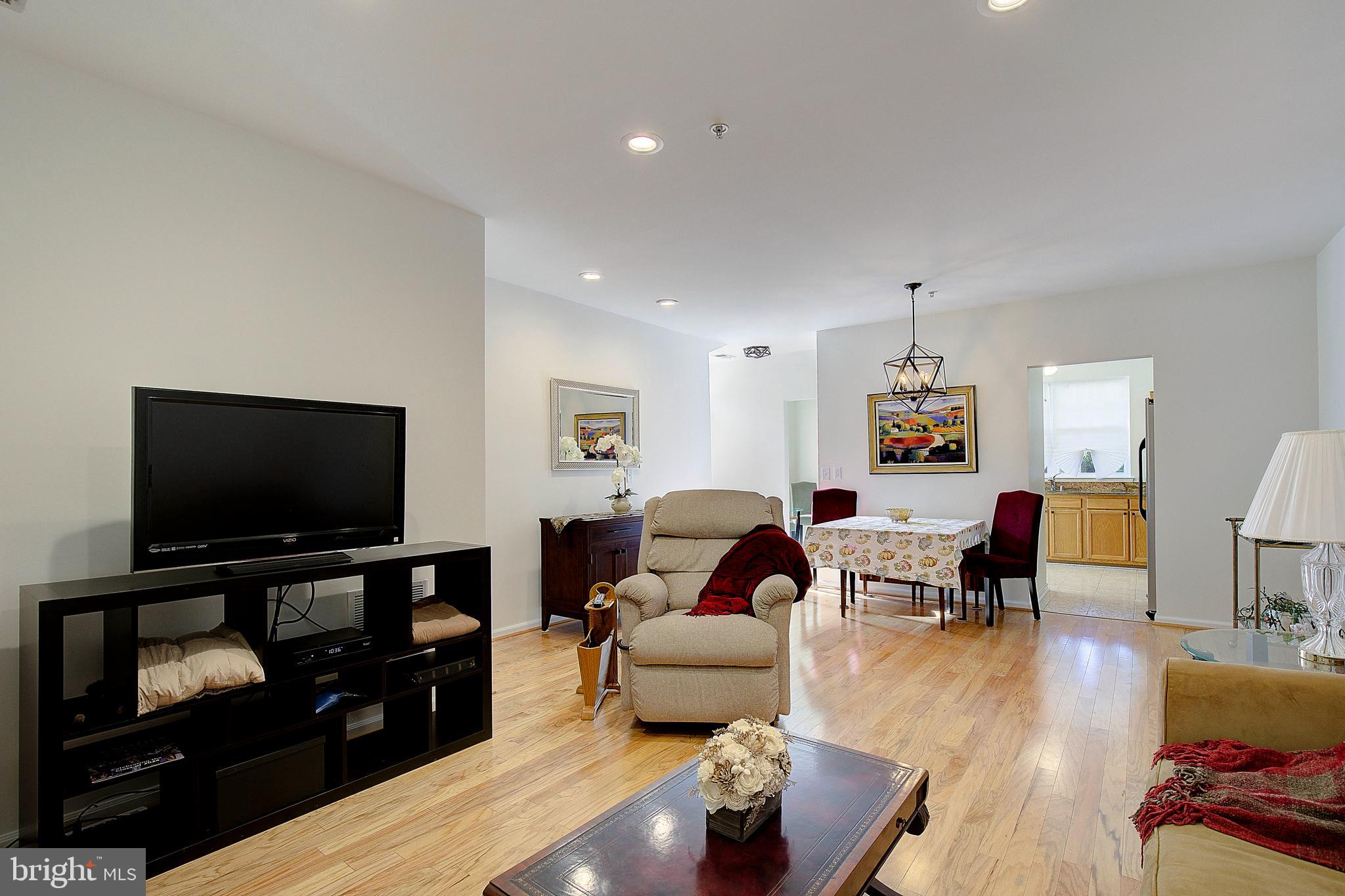 NANTUCKET MEWS @ CROFTON - Residential