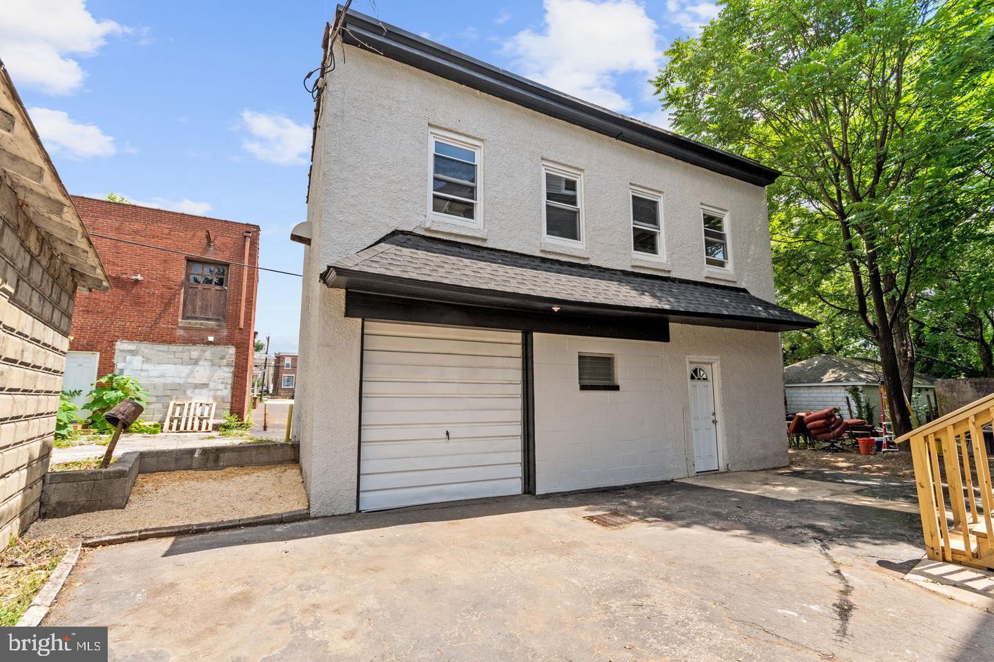42 E CURTIS AVENUE