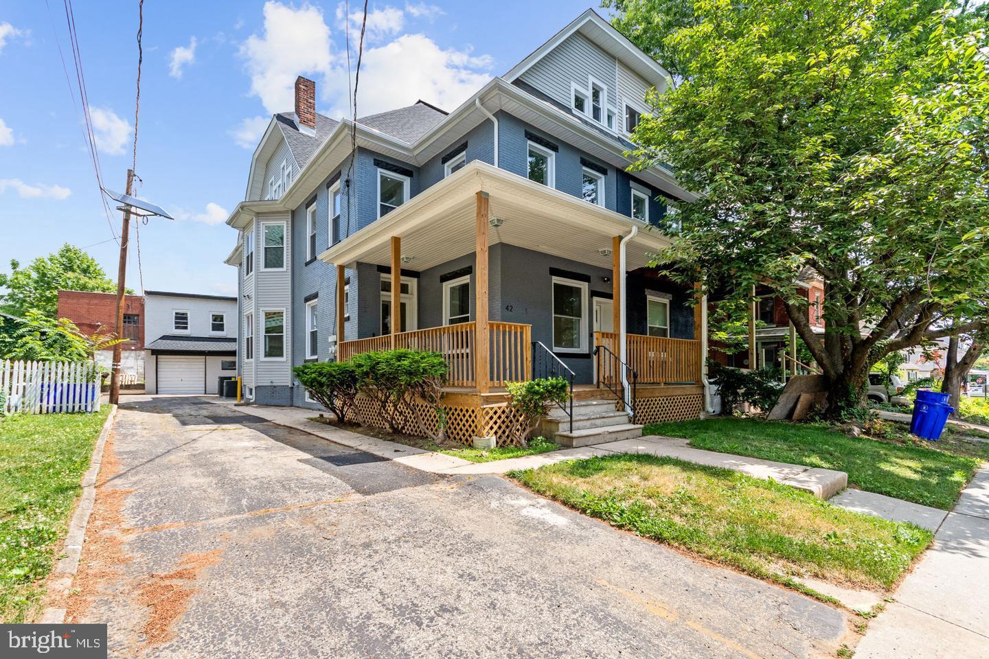 42 E CURTIS AVENUE