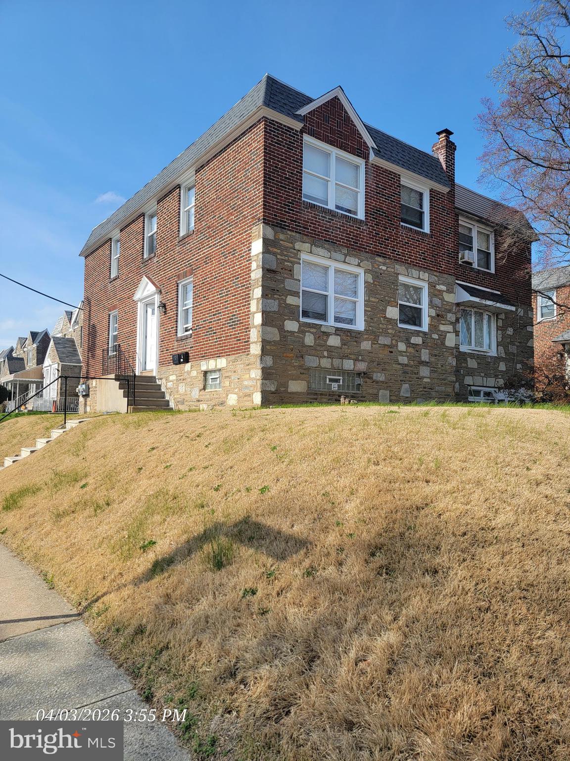 1441 E MOUNT PLEASANT AVENUE