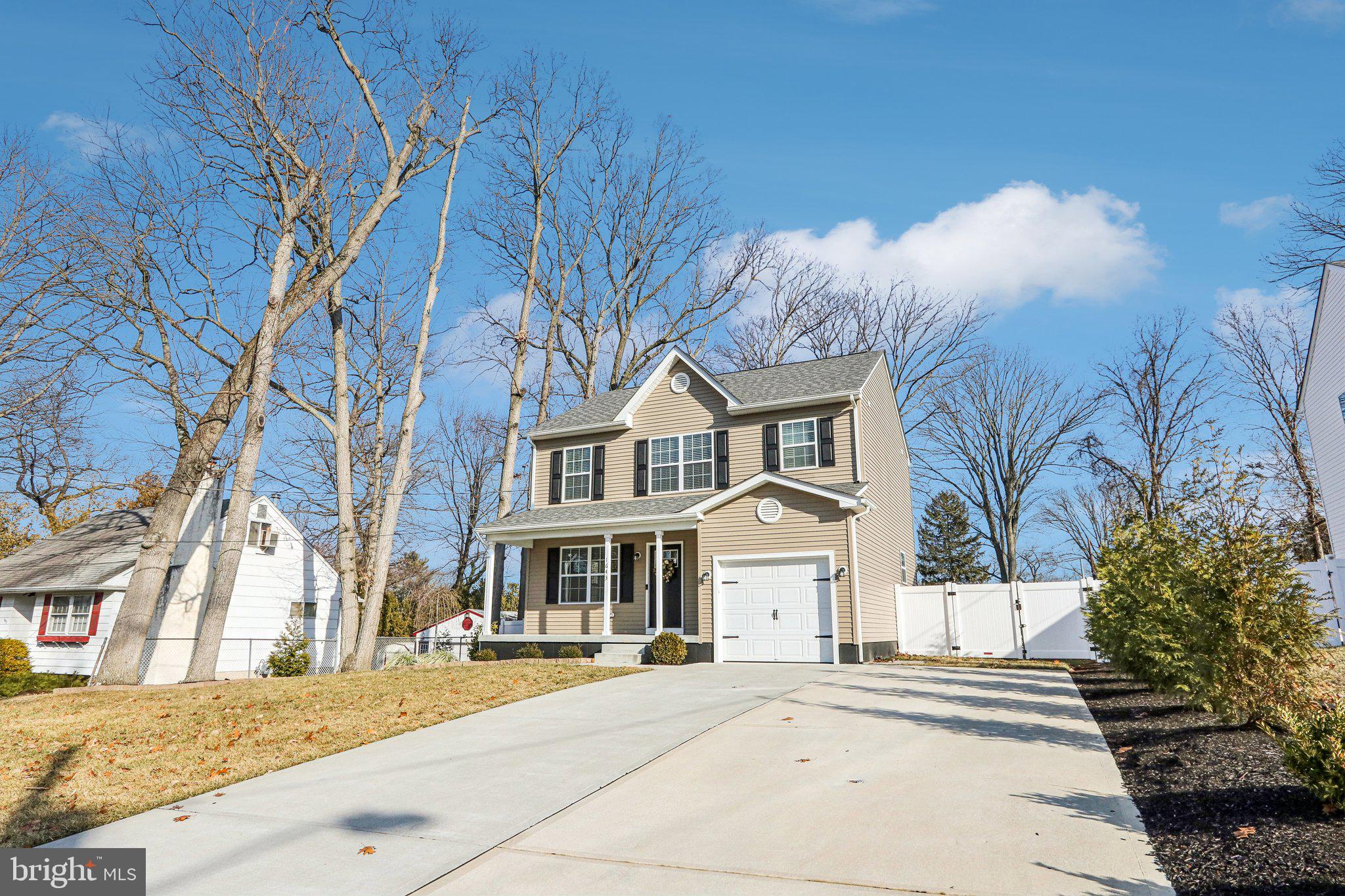 1643 CHARTER OAK AVENUE