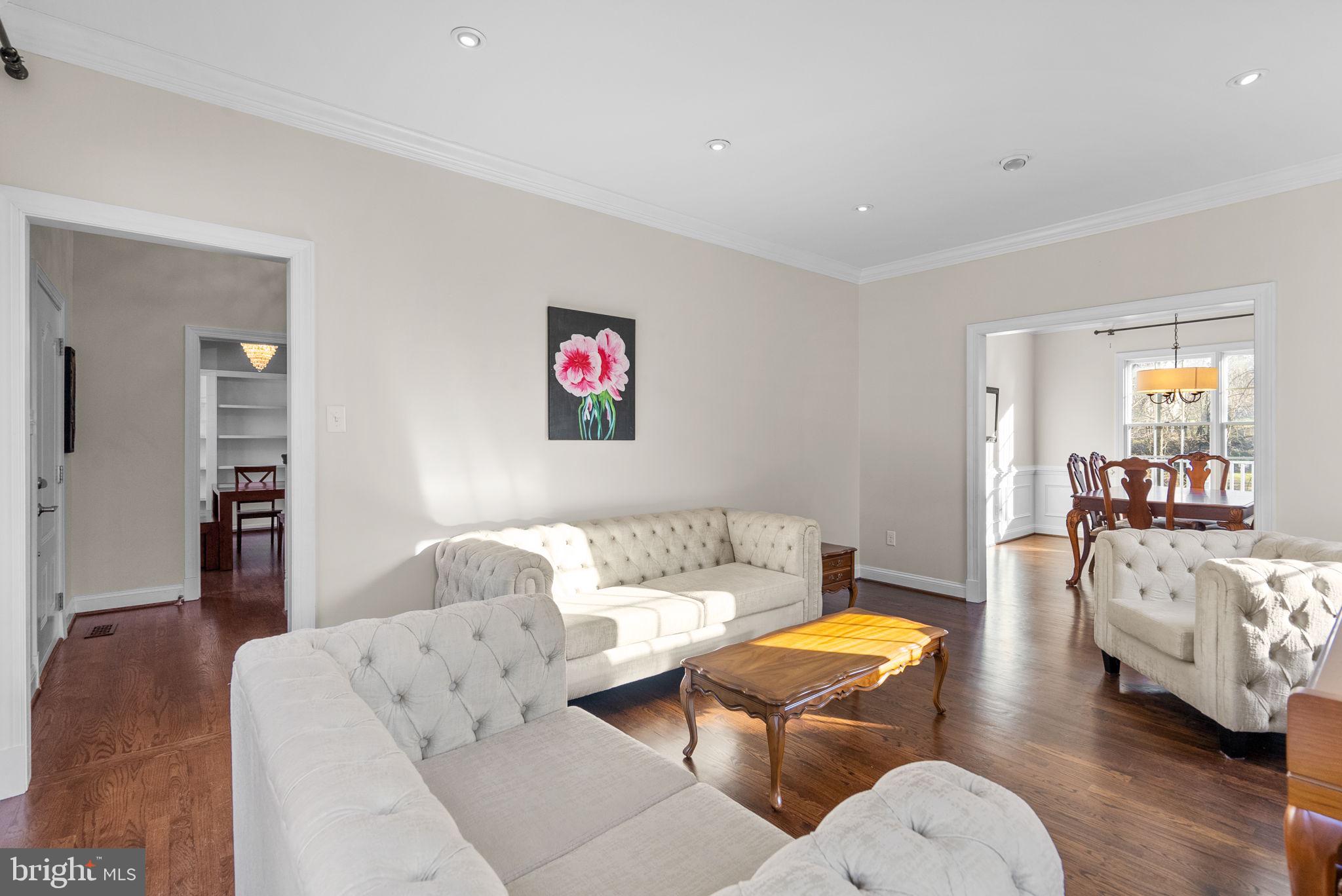 RIVER HILL - Residential