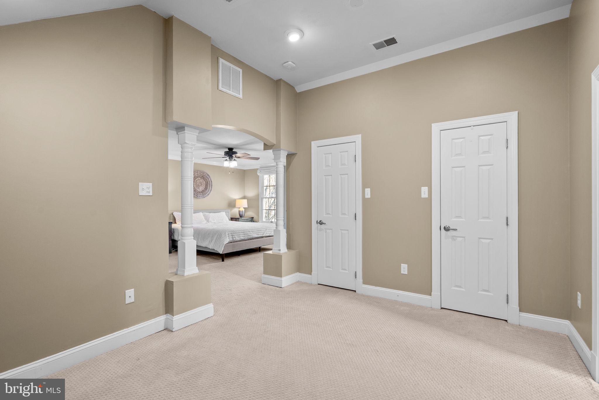 RIVER HILL - Residential