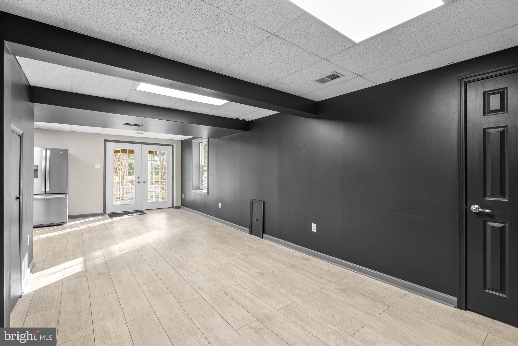 RIVER HILL - Residential