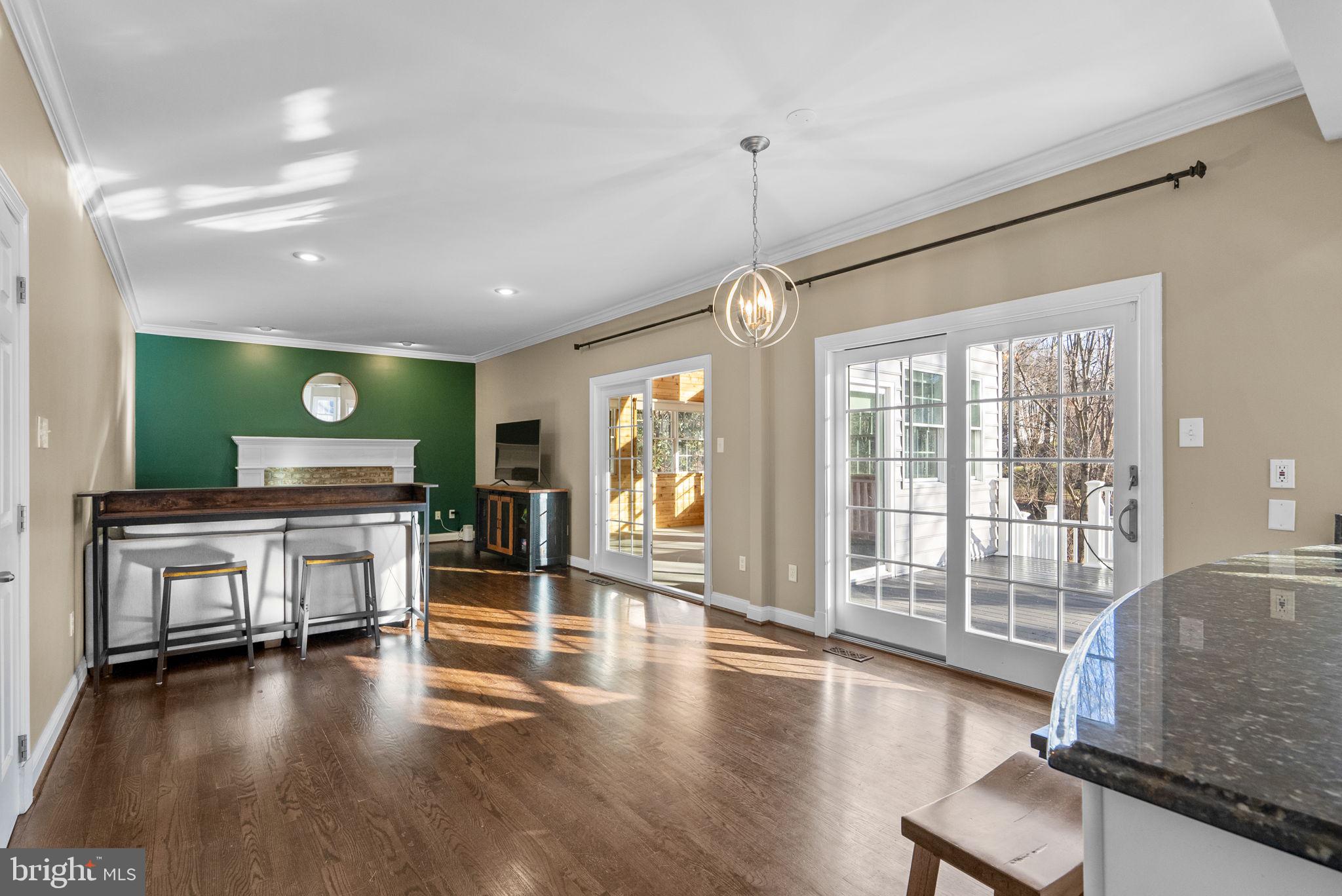 RIVER HILL - Residential