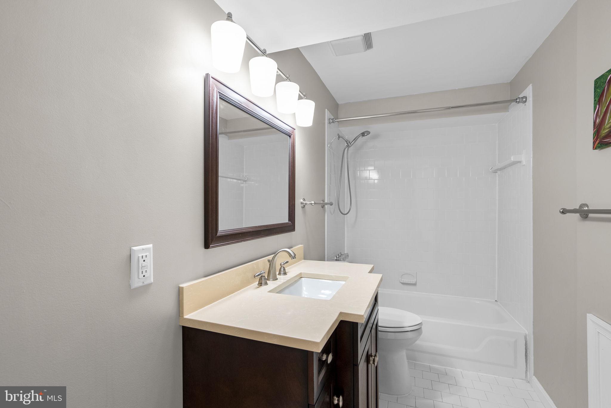 RIVER HILL - Residential