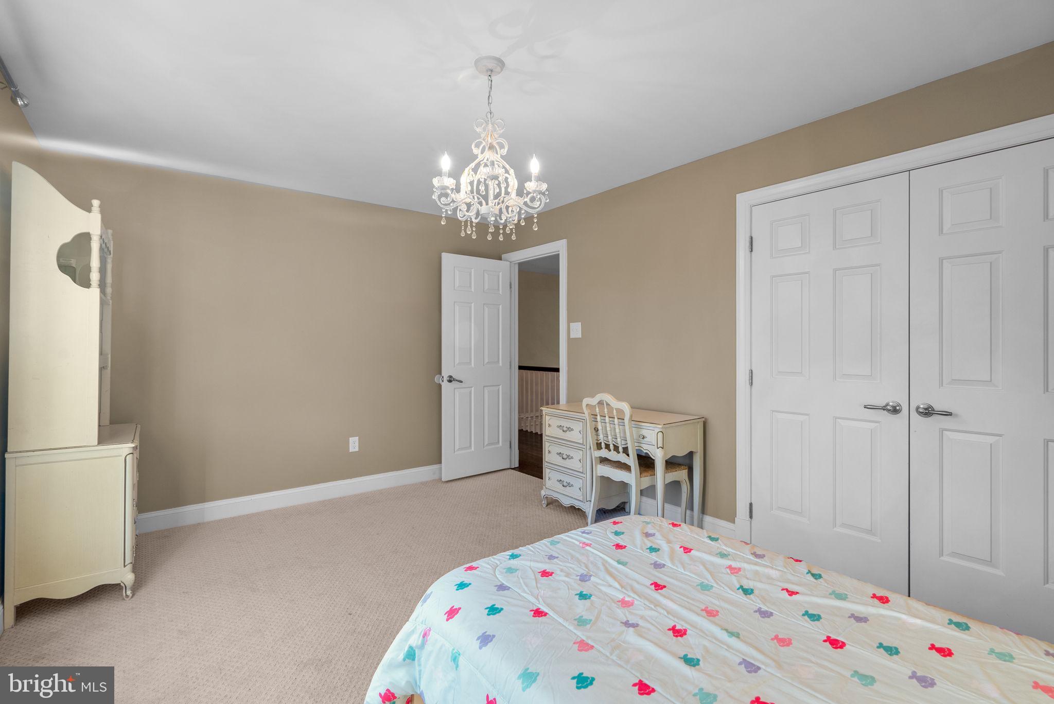 RIVER HILL - Residential