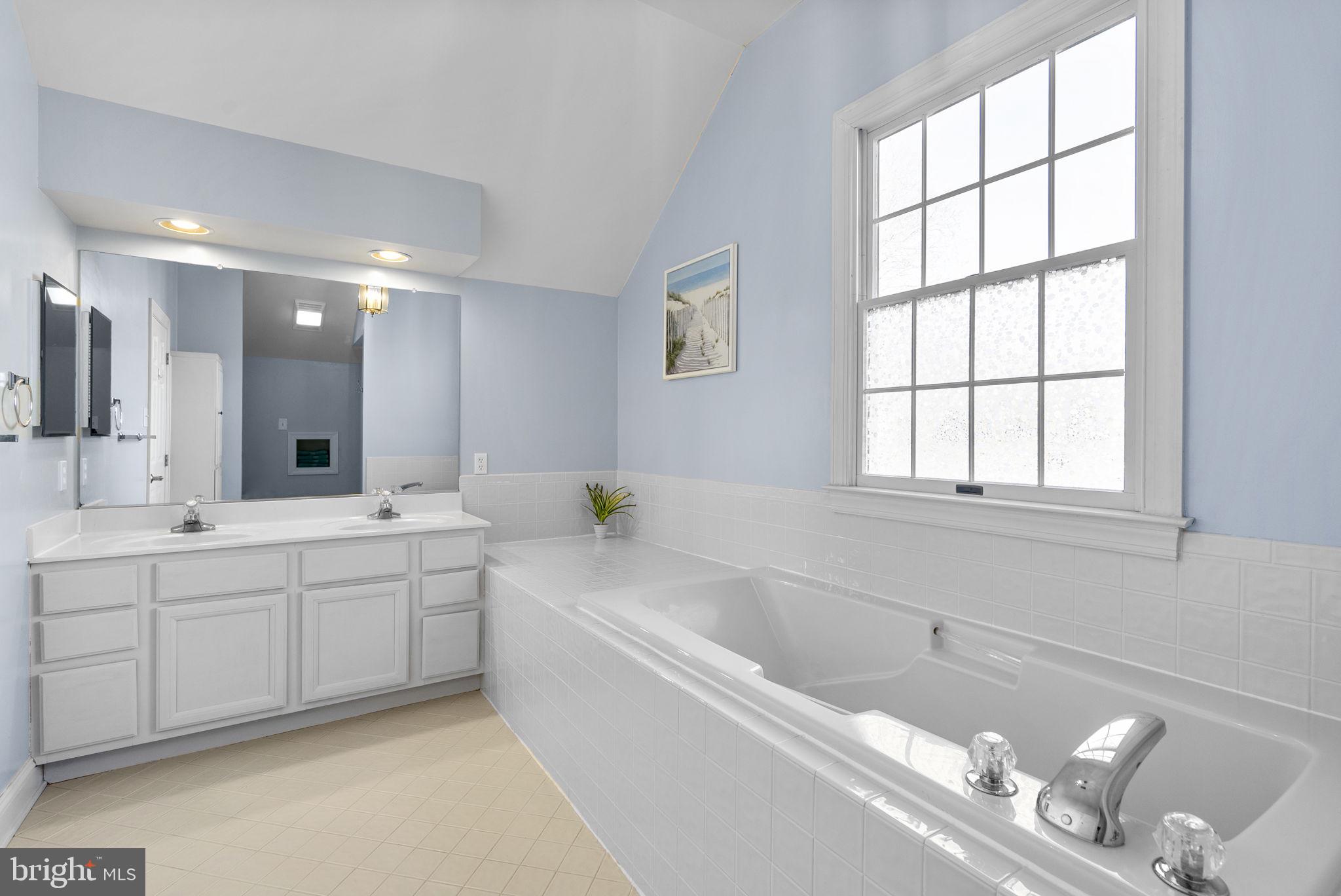 RIVER HILL - Residential