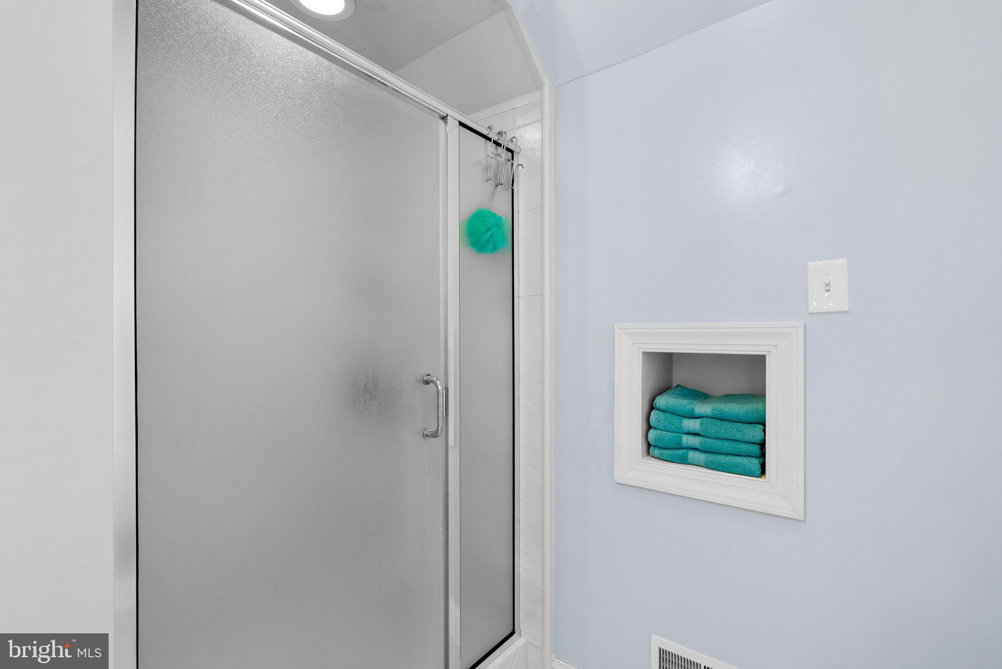 RIVER HILL - Residential