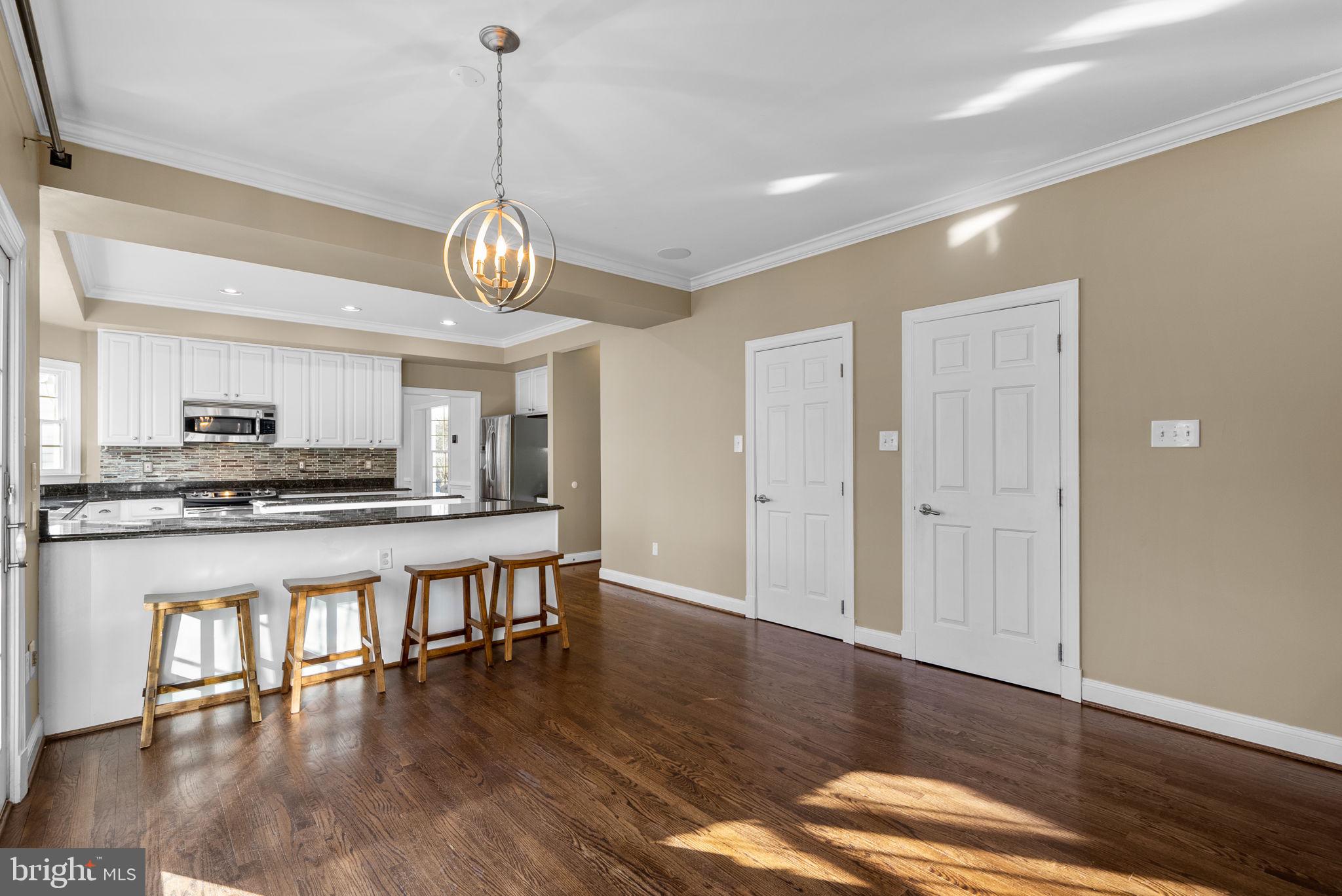 RIVER HILL - Residential