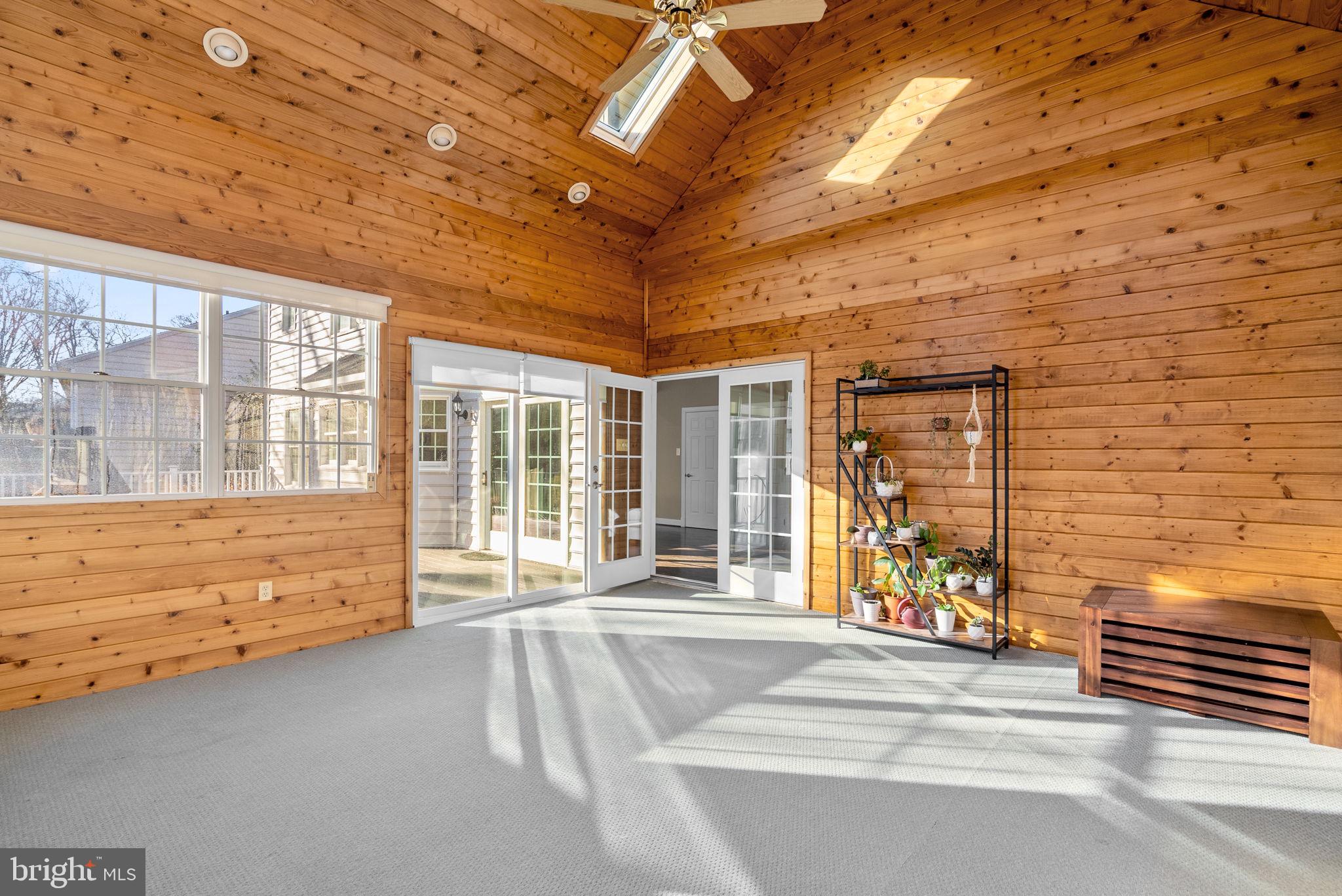 RIVER HILL - Residential