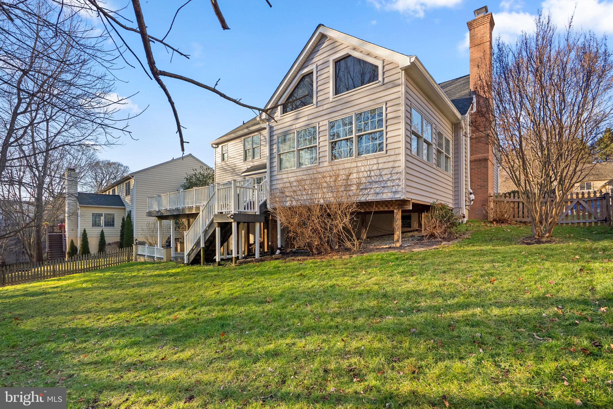 RIVER HILL - Residential