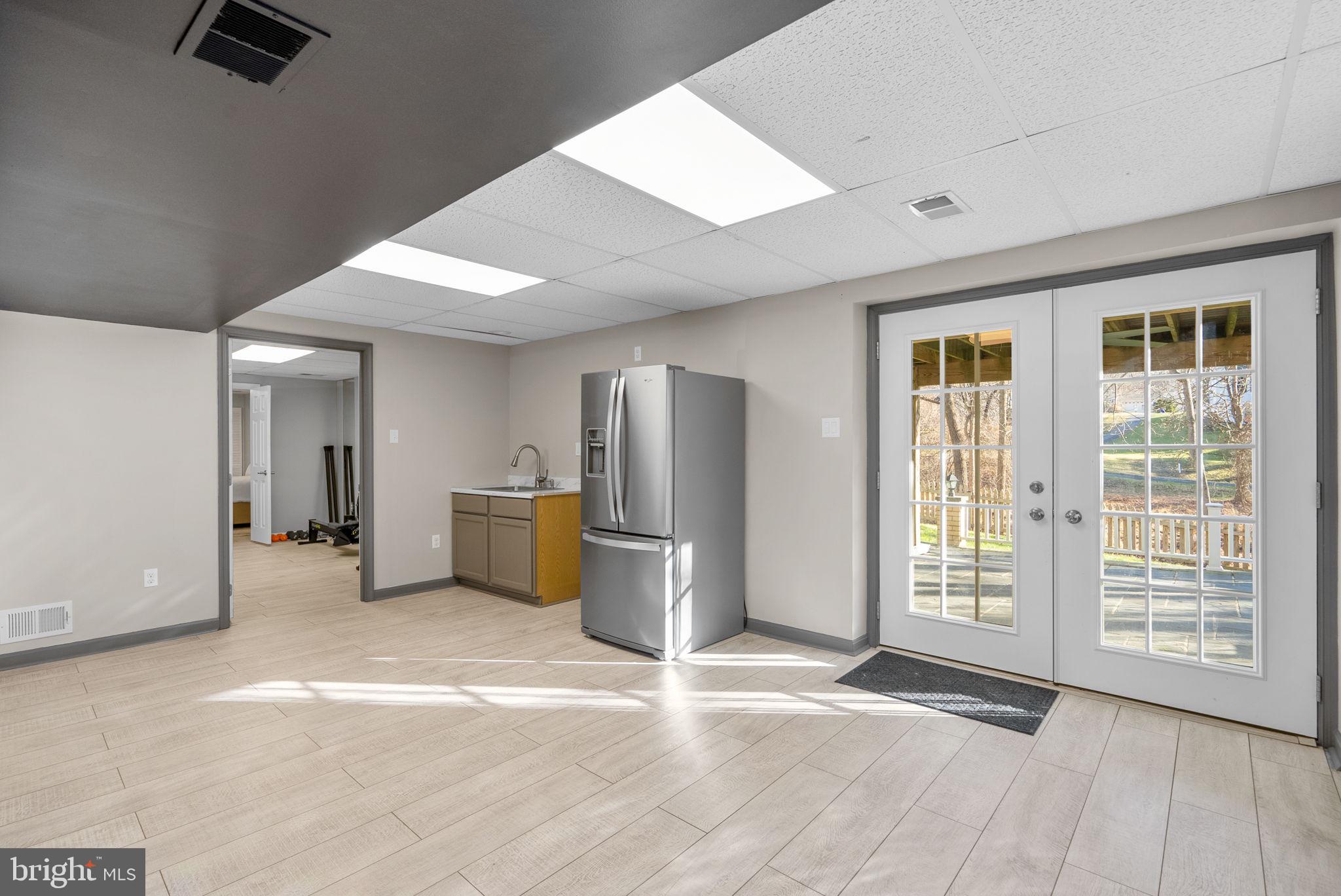 RIVER HILL - Residential