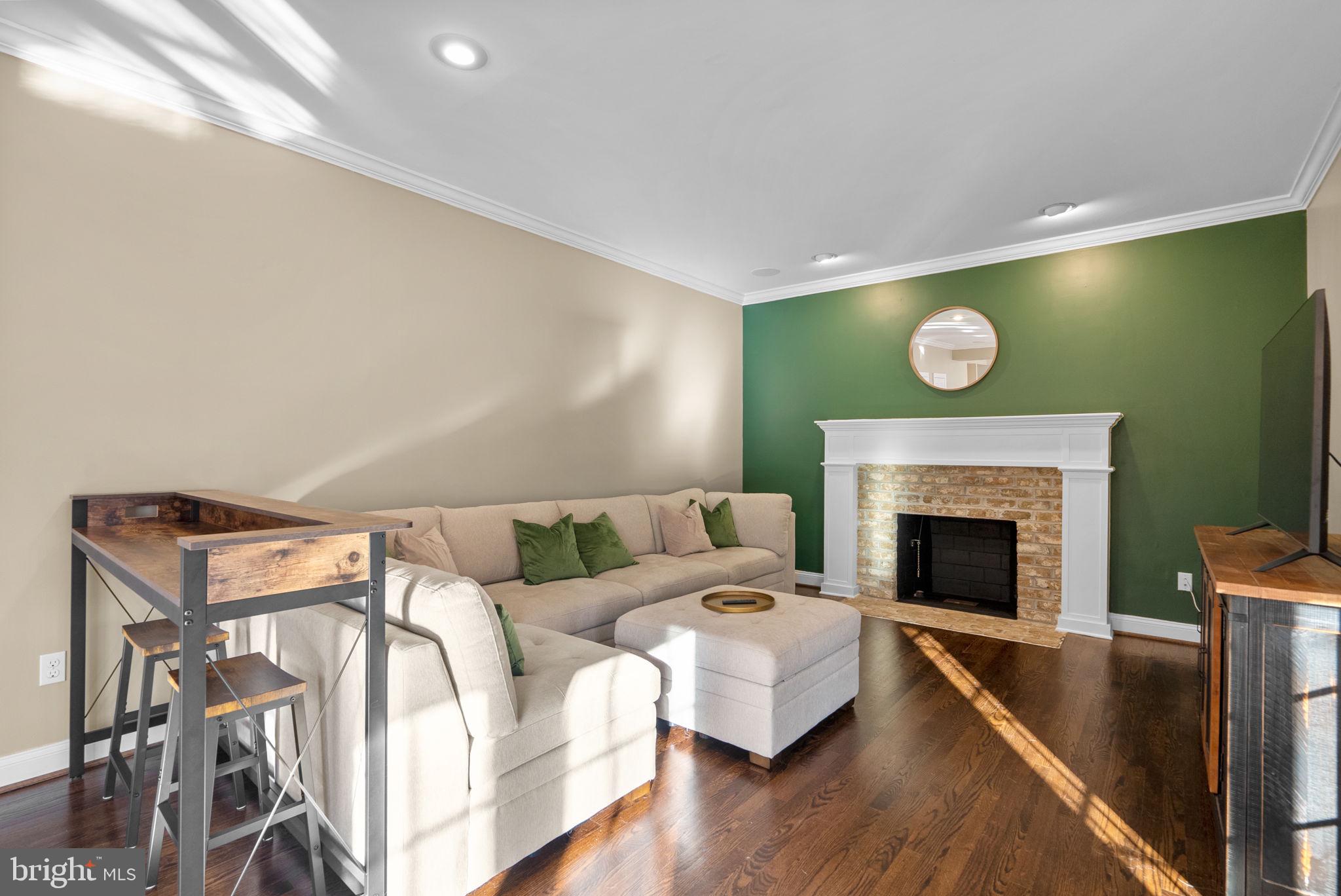 RIVER HILL - Residential