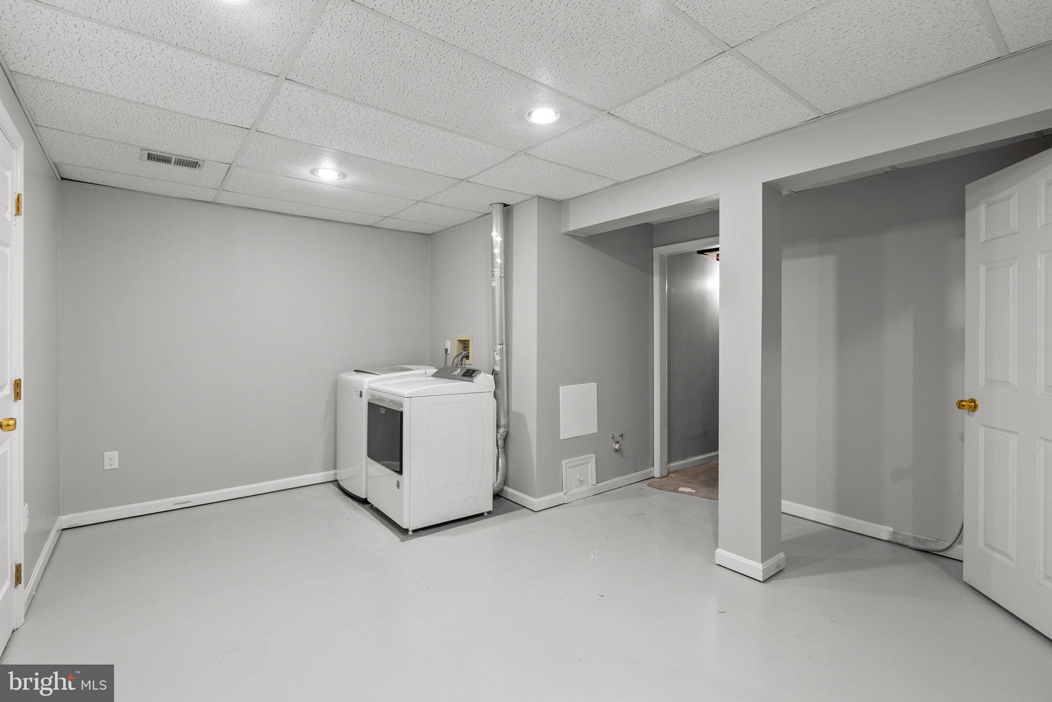 RIVER HILL - Residential