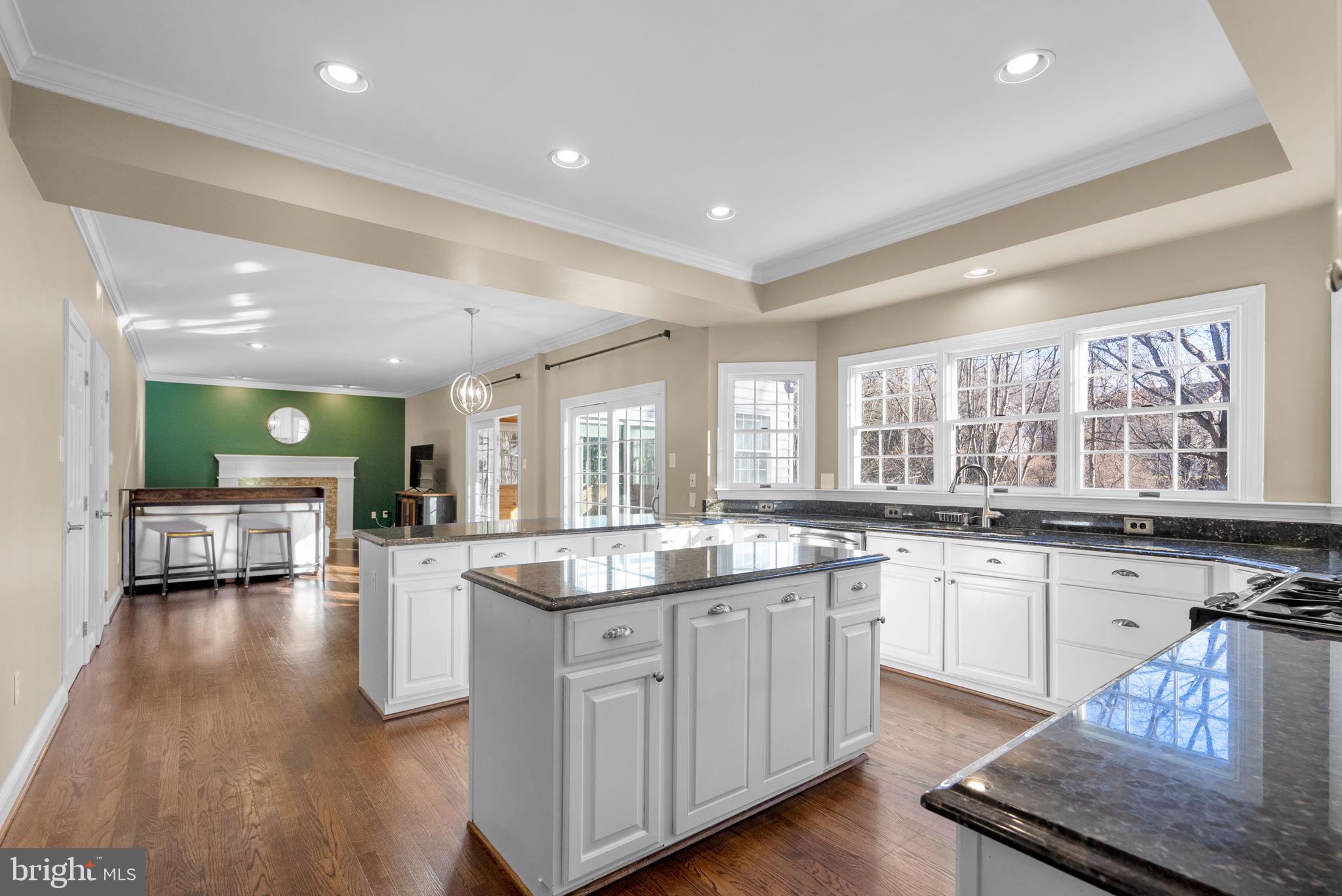 RIVER HILL - Residential