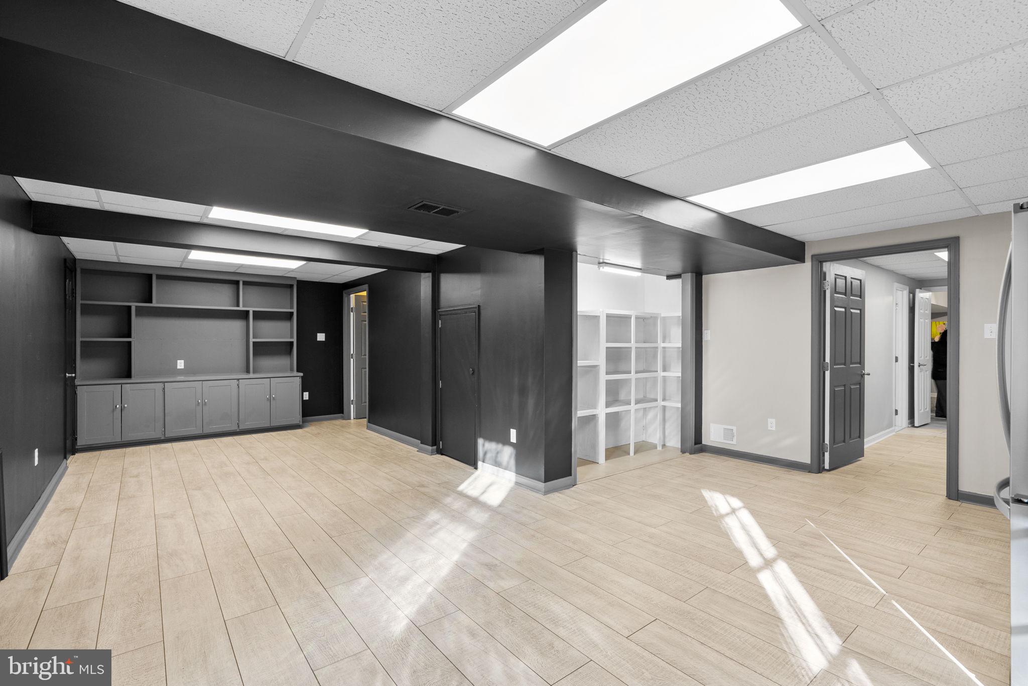 RIVER HILL - Residential