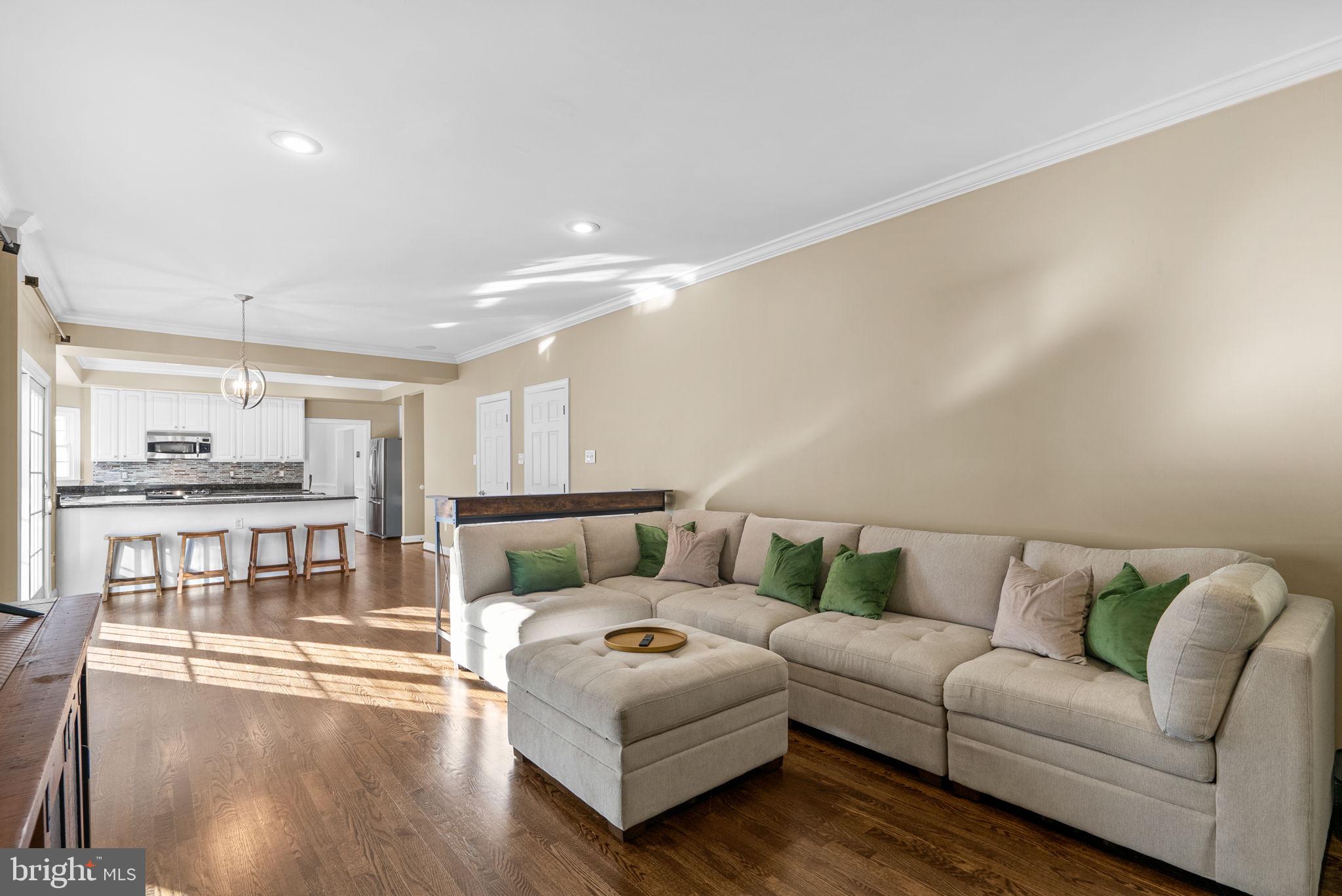 RIVER HILL - Residential