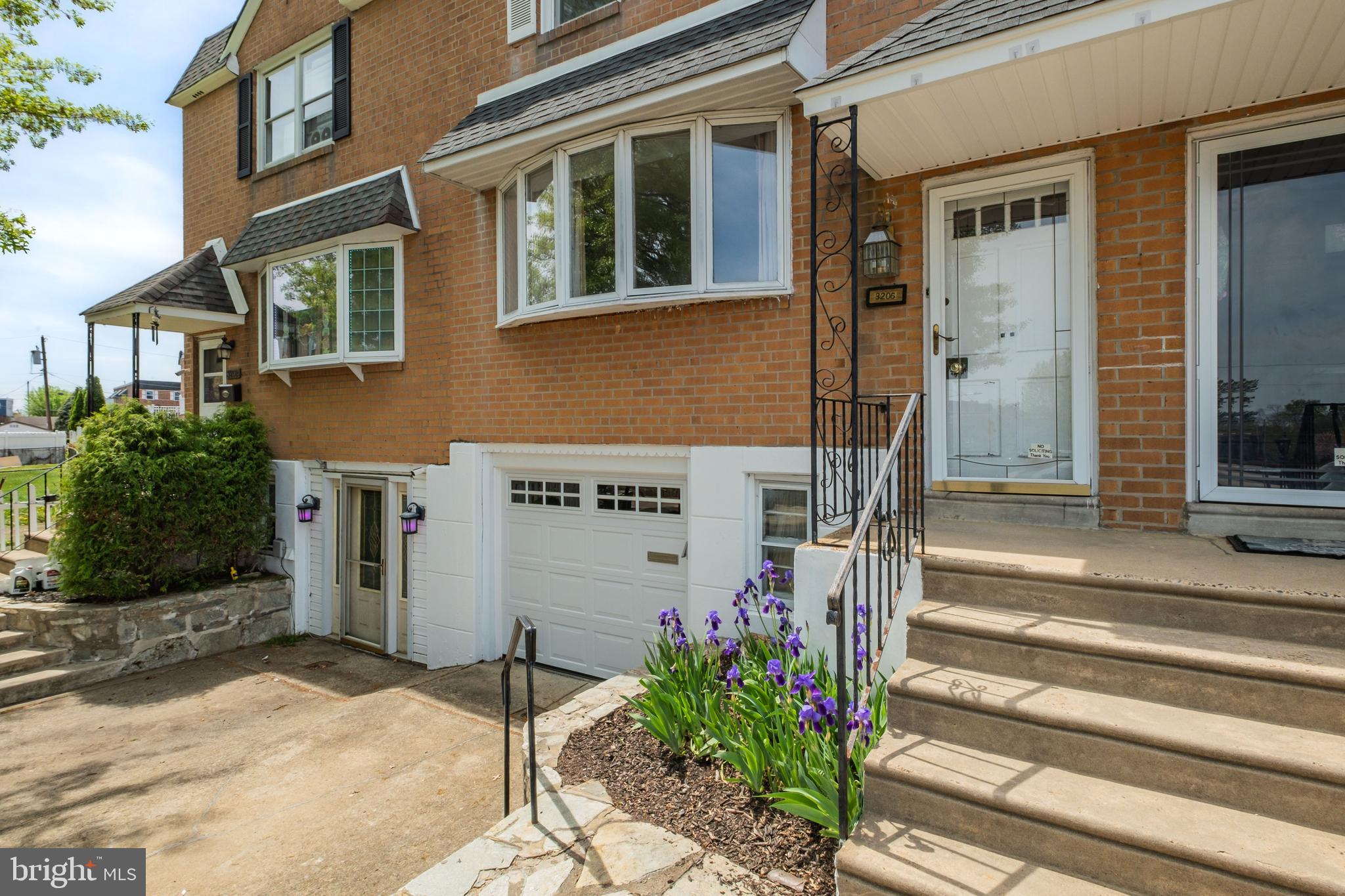 3206 SAXON PLACE