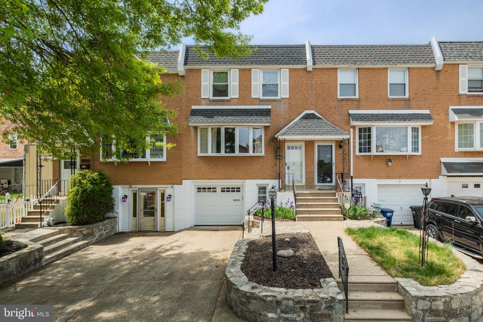 3206 SAXON PLACE