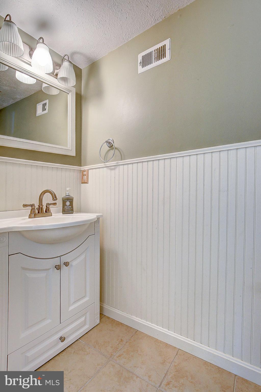 ELIZABETHS LANDING - Residential