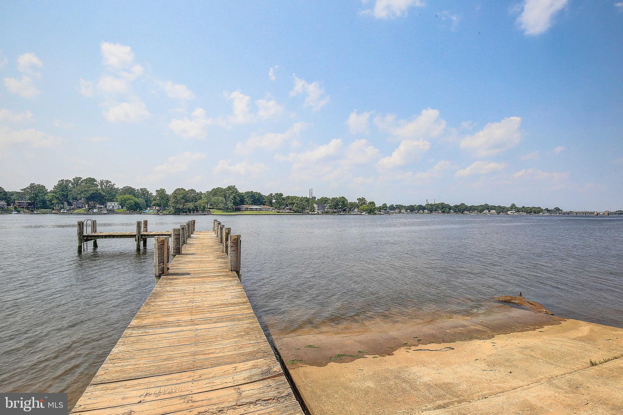 ELIZABETHS LANDING - Residential