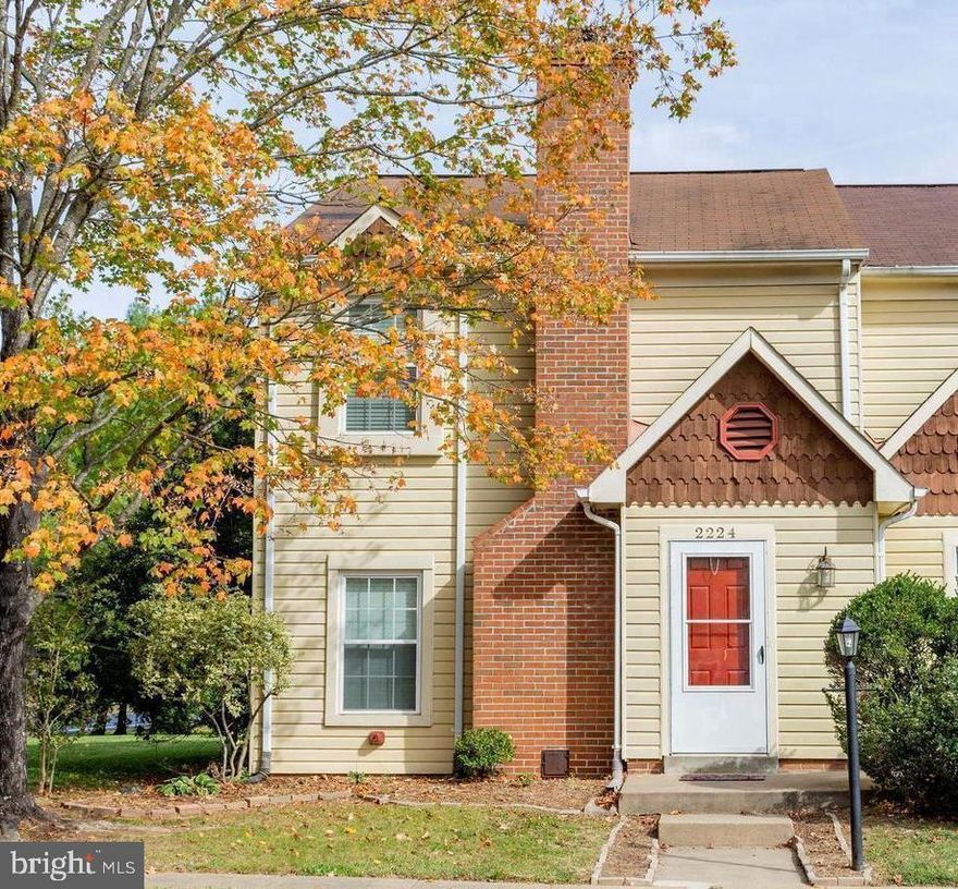 Remodeled 2-level end unit townhouse featuring family room, dining and kitchen with plenty of cabinet and counter space. Laundry and powder room off kitchen. The upper level has two master bedrooms with large closets and separate private baths. Fully fenced rear yard and two assigned parking spaces. Great location close to grocery stores, shopping, medical facilities, VRE and I95.