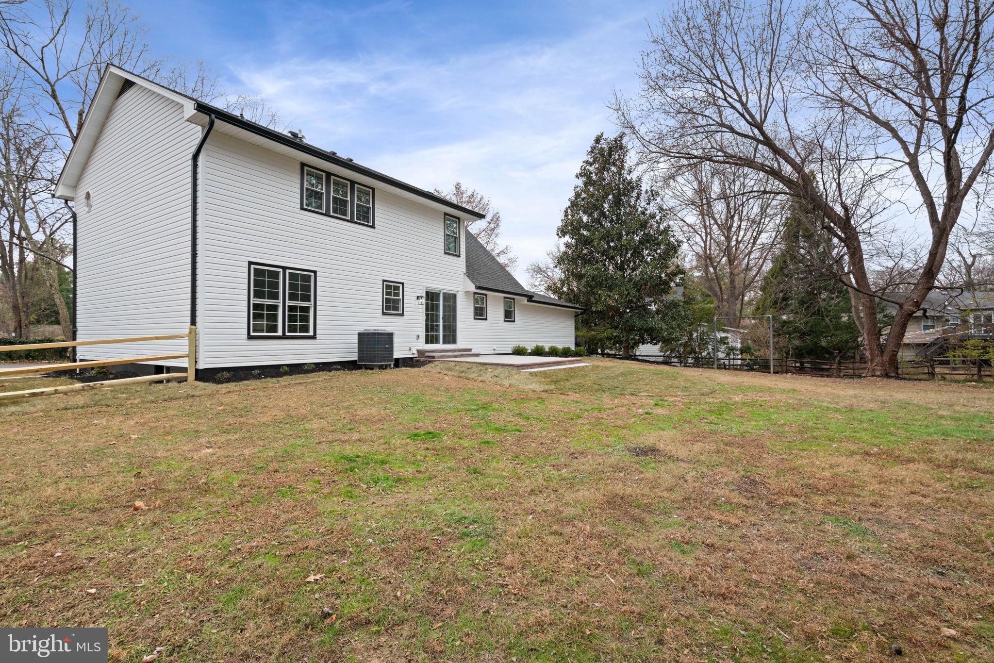 OAKTON GLEN - Residential