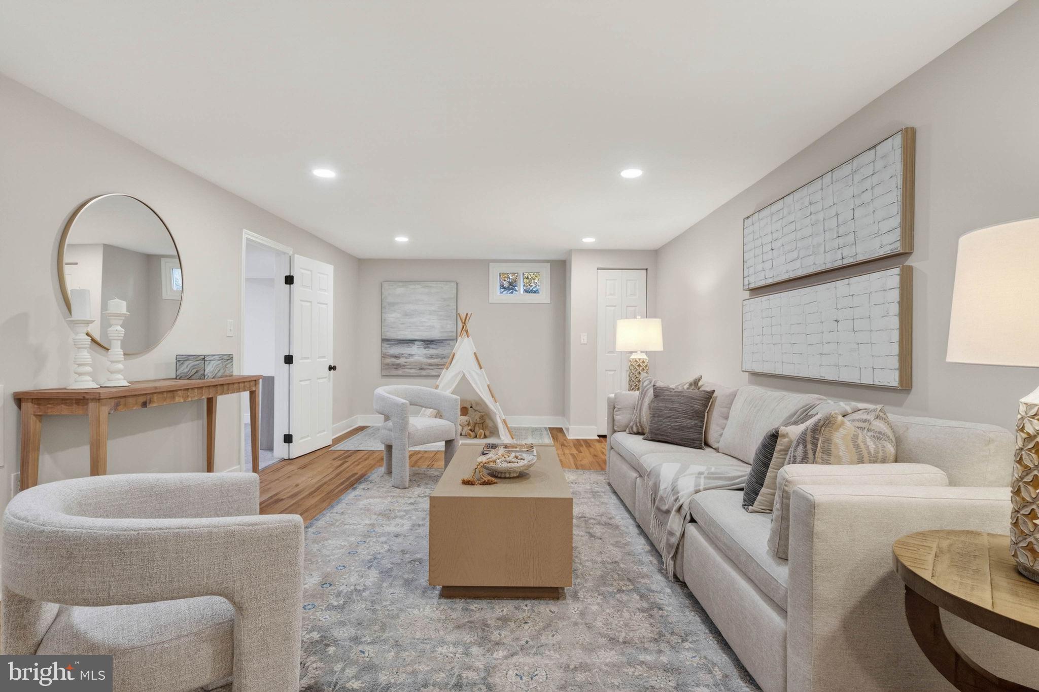 OAKTON GLEN - Residential