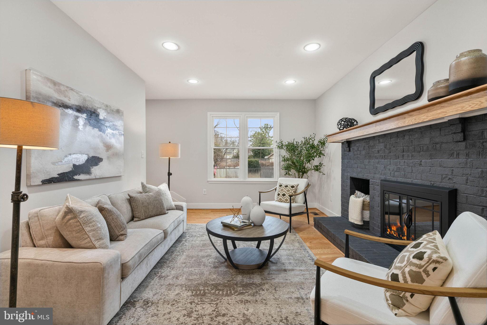 OAKTON GLEN - Residential