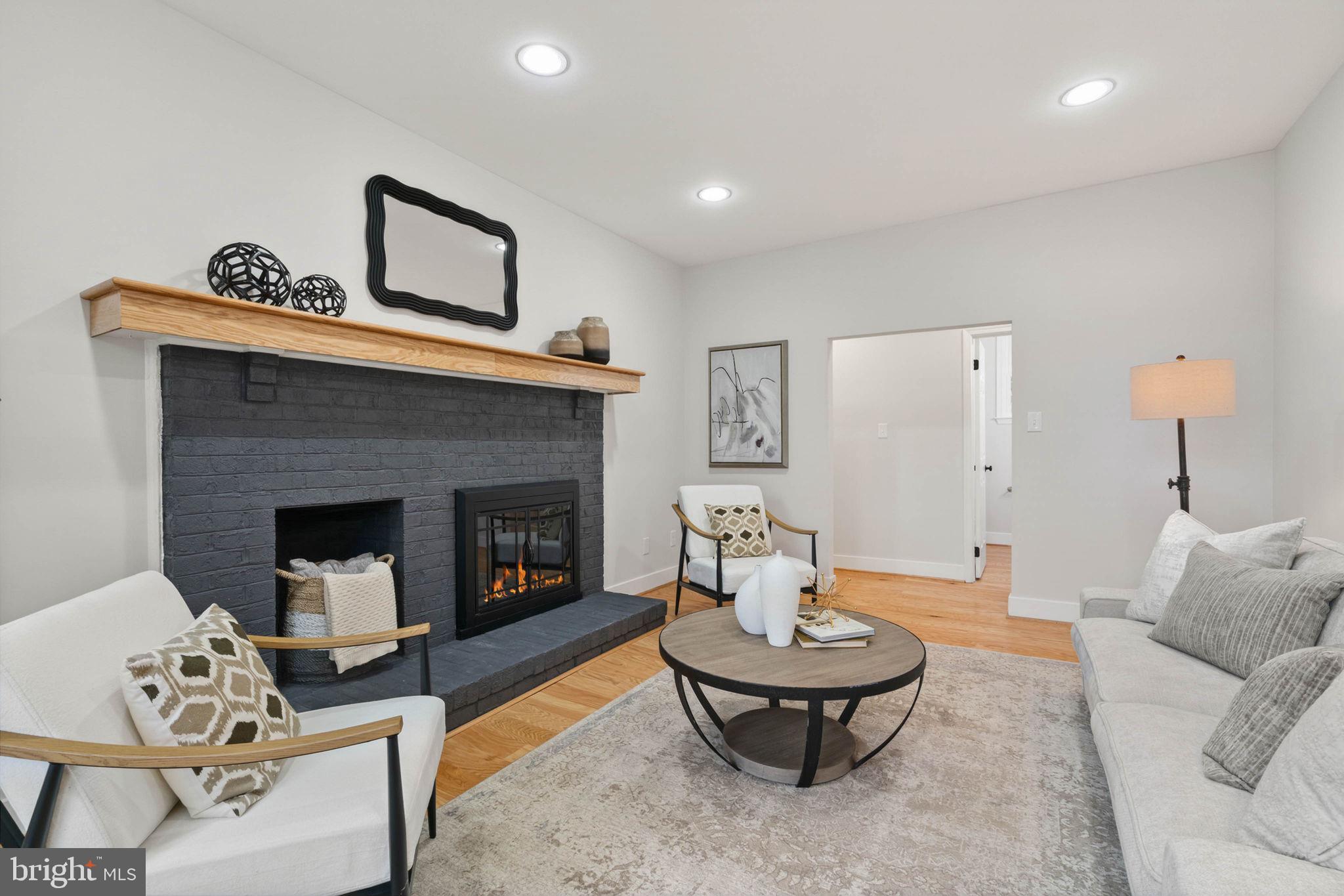 OAKTON GLEN - Residential