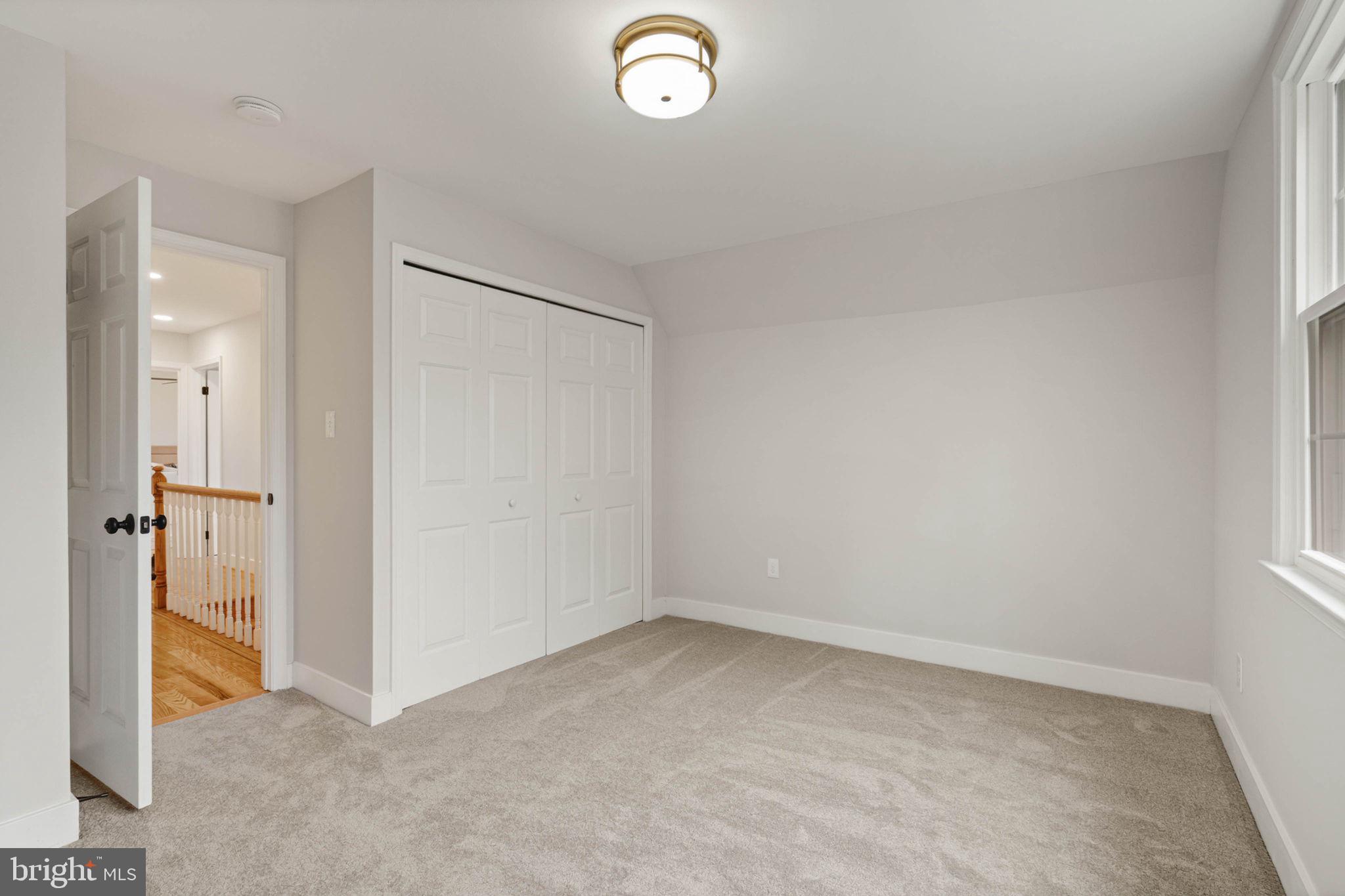 OAKTON GLEN - Residential