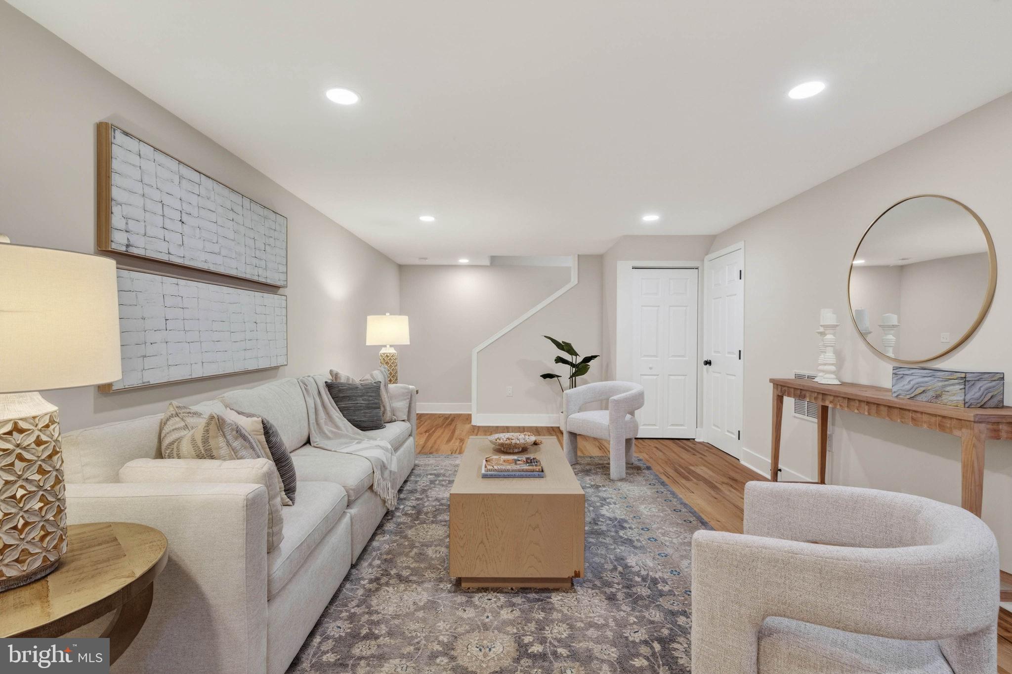 OAKTON GLEN - Residential