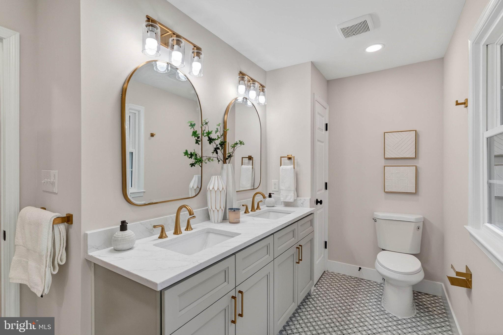 OAKTON GLEN - Residential